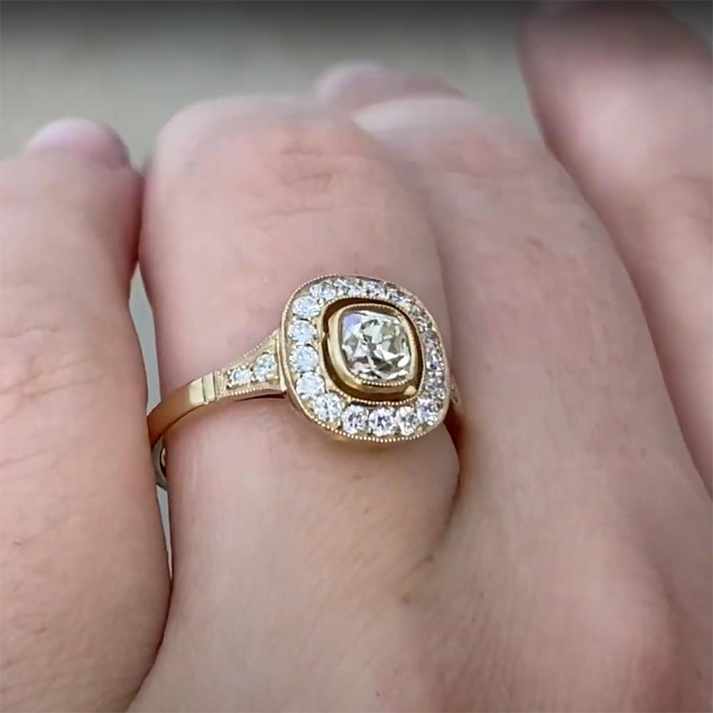 Anillo con halo y bisel de diamantes en cojín antiguos (aprox. 0,50), oro amarillo de 18k Art Decó en venta