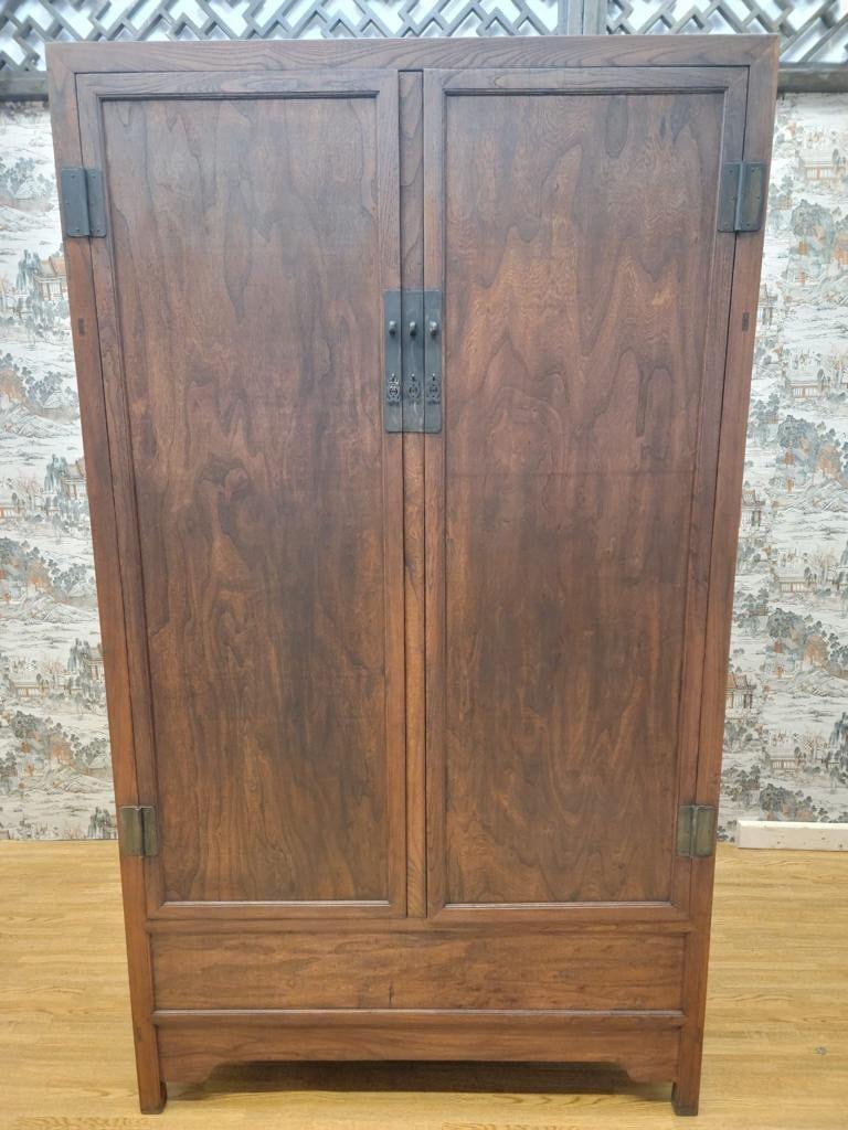 Antiker maßgefertigter Shanxi Province Ulmenholzschrank - 2er-Set im Angebot 1