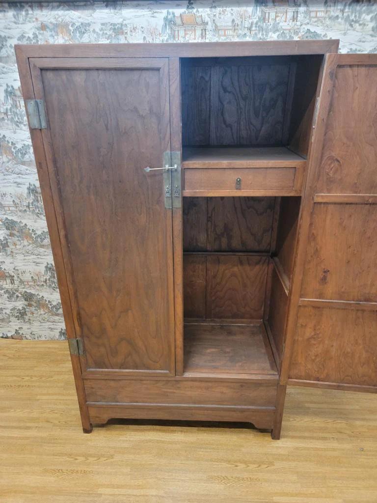 Antiker maßgefertigter Shanxi Province Ulmenholzschrank - 2er-Set im Angebot 3