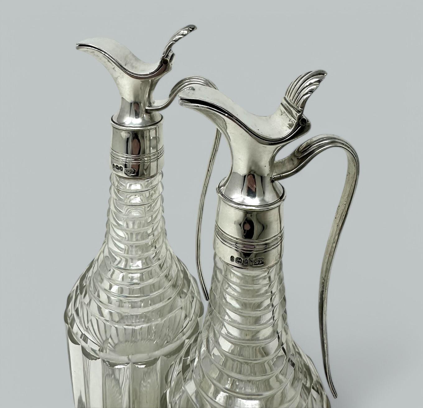 Antiguo juego de vinagreras de plata de ley con cristal tallado 1825 George Piercy Vaciado en venta