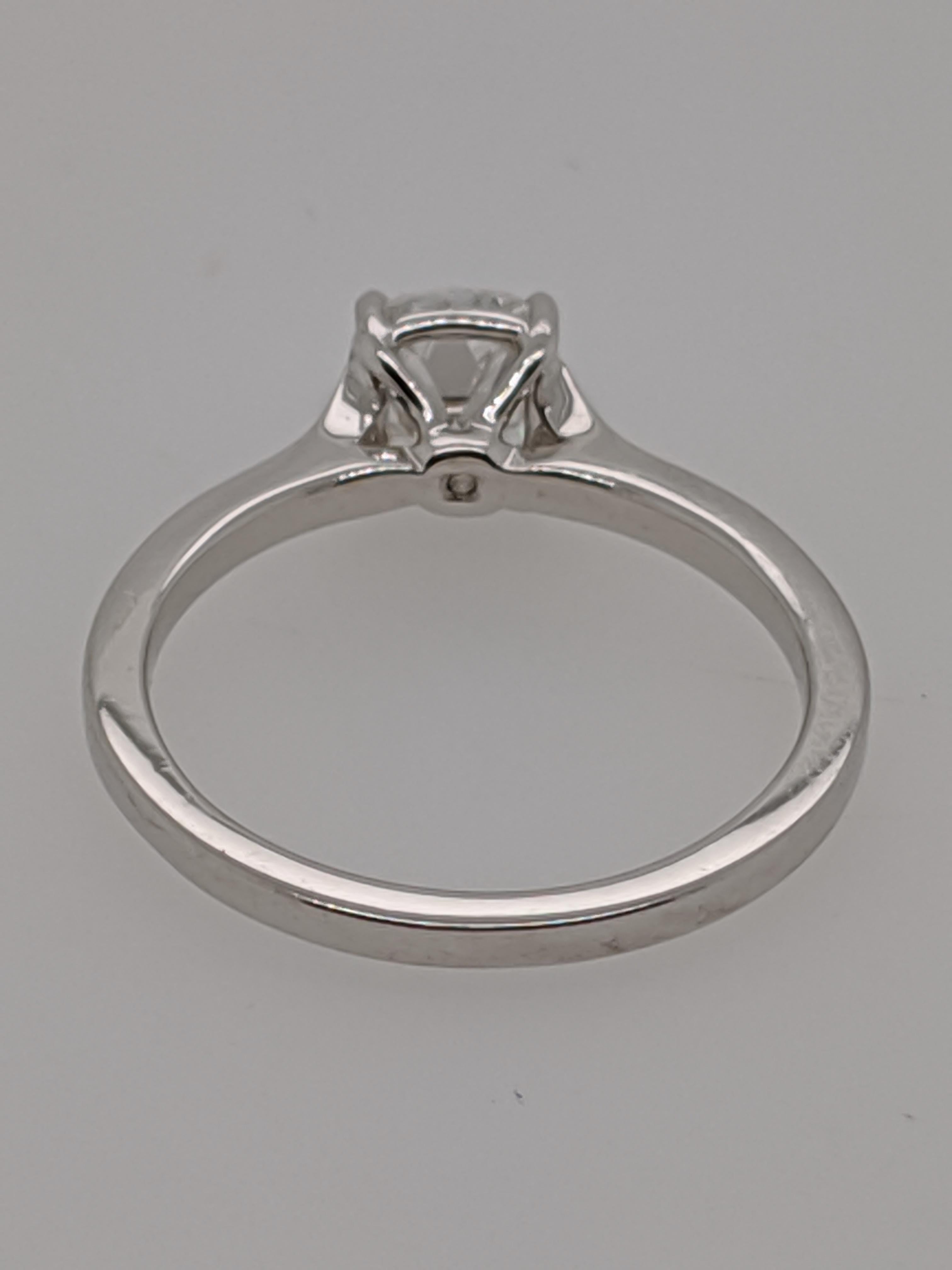 Antique Cut Cushion Diamond Engagement Ring in 18 Karat White Gold, GIA In New Condition In New York, NY