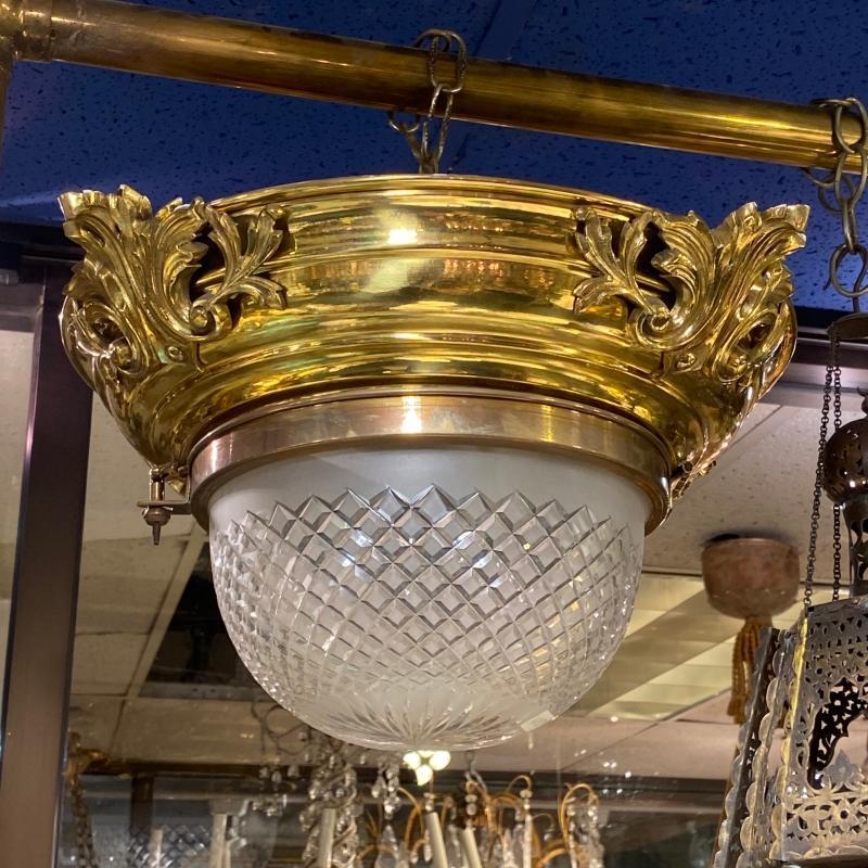 Plaque de verre taillé antique et laiton doré de style victorien  Plafonnier Bon état - En vente à New York, NY