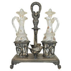 Ensemble ancien de cruches à l'huile et à verre taillé et métal, 19ème siècle