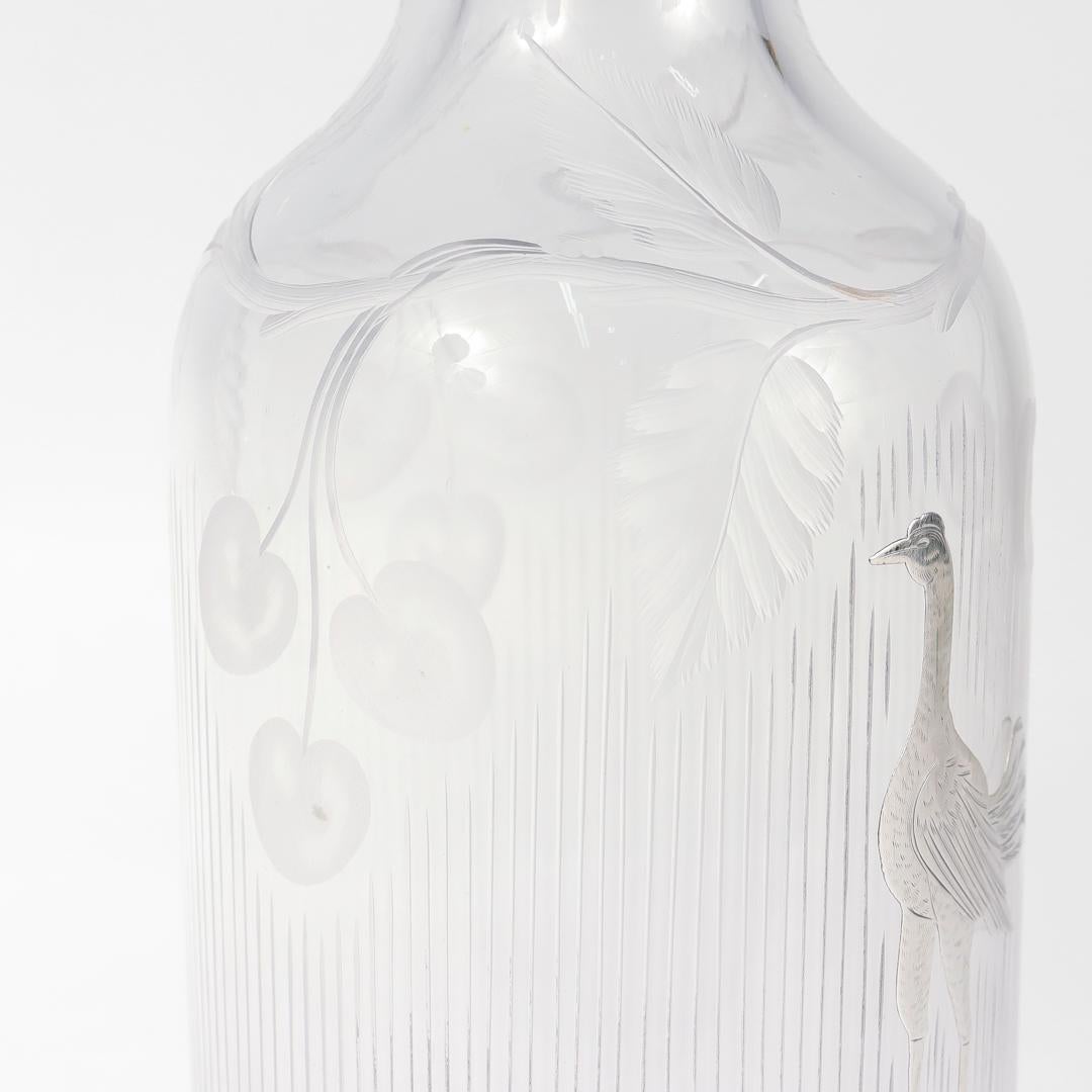Antike Bar-Rückenflasche aus geschliffenem Glas und Silber-Overlay mit Kämpfer-/Spielzeugkrügen im Angebot 8