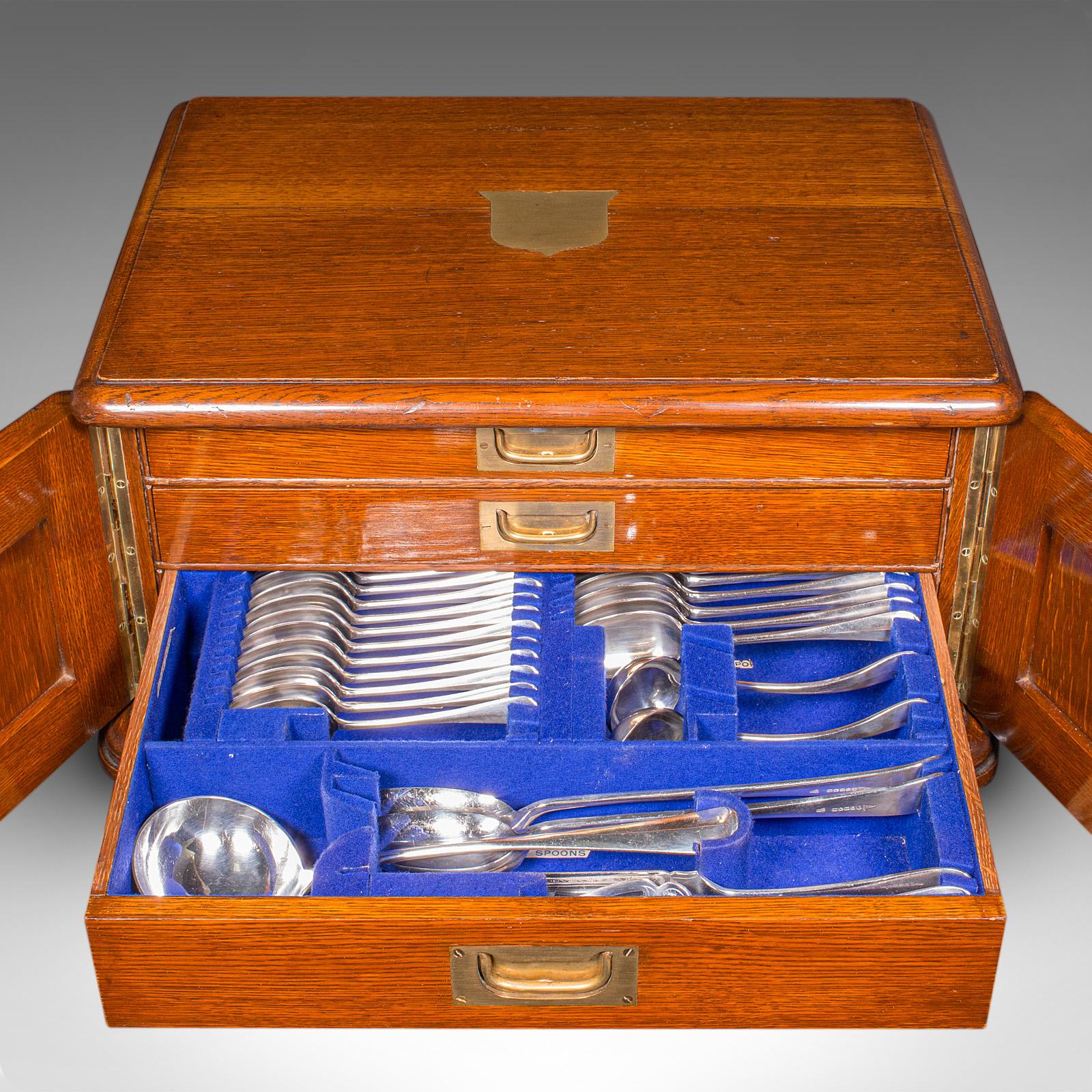 Antique Cutlery Canteen, English, Oak, Flatware Chest, Walker & Hall, Edwardian In Good Condition For Sale In Hele, Devon, GB