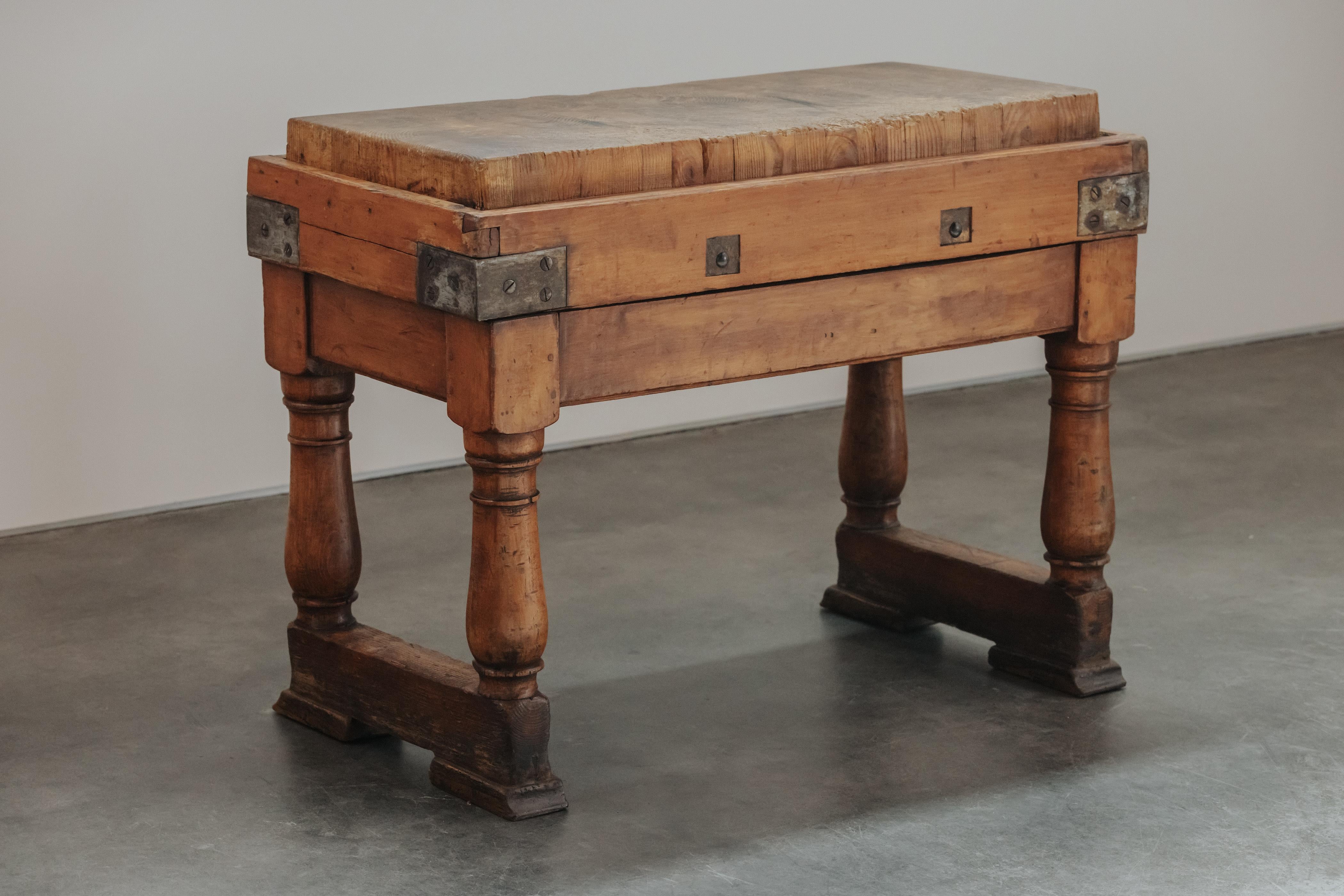 Antique Cutting Board Table From Switzerland, Circa 1920 In Good Condition For Sale In Nashville, TN