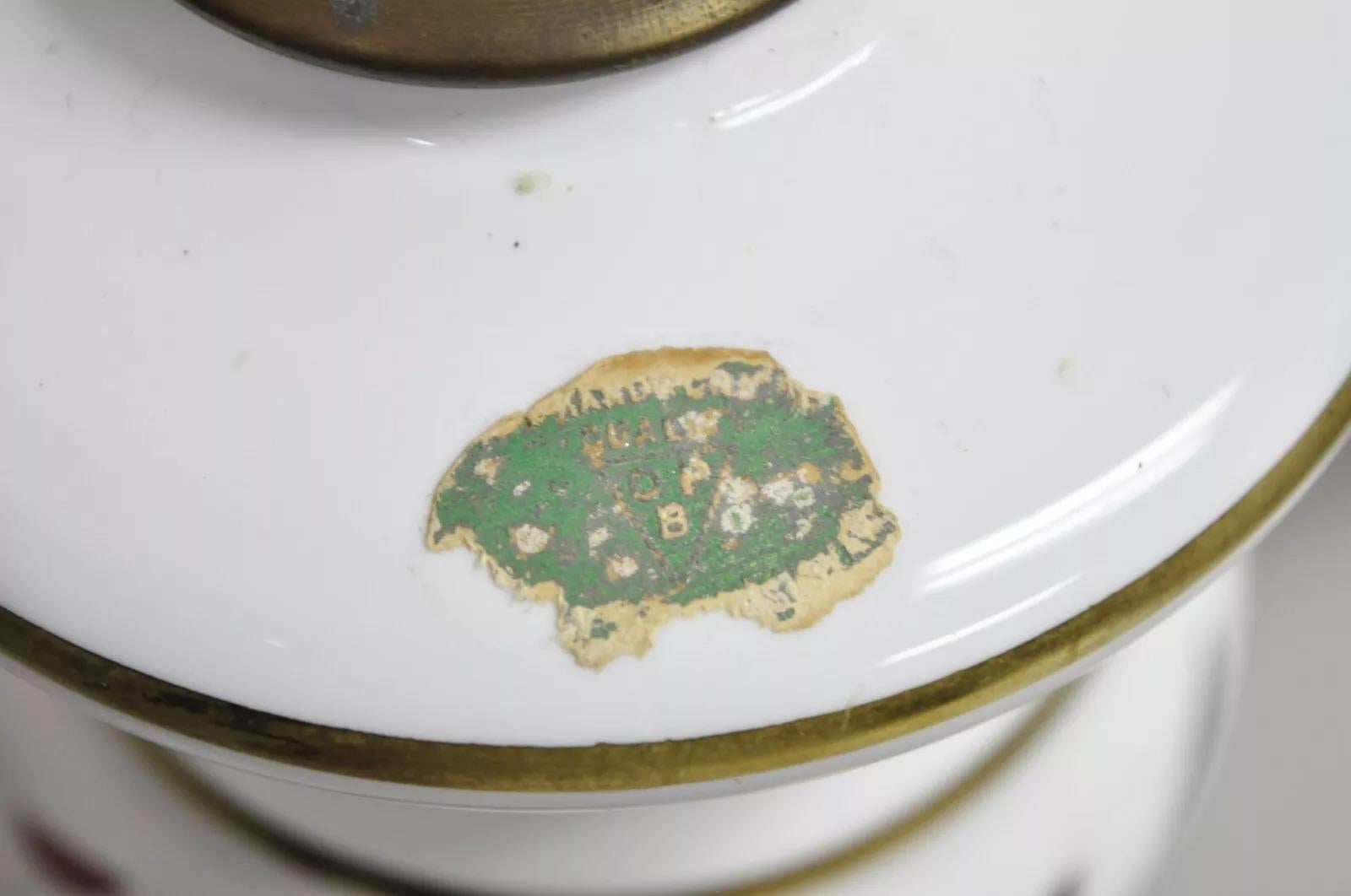 Antica lampada da tavolo in vetro ceco boemo rosso rubino mirtillo con luce interna in vendita 2