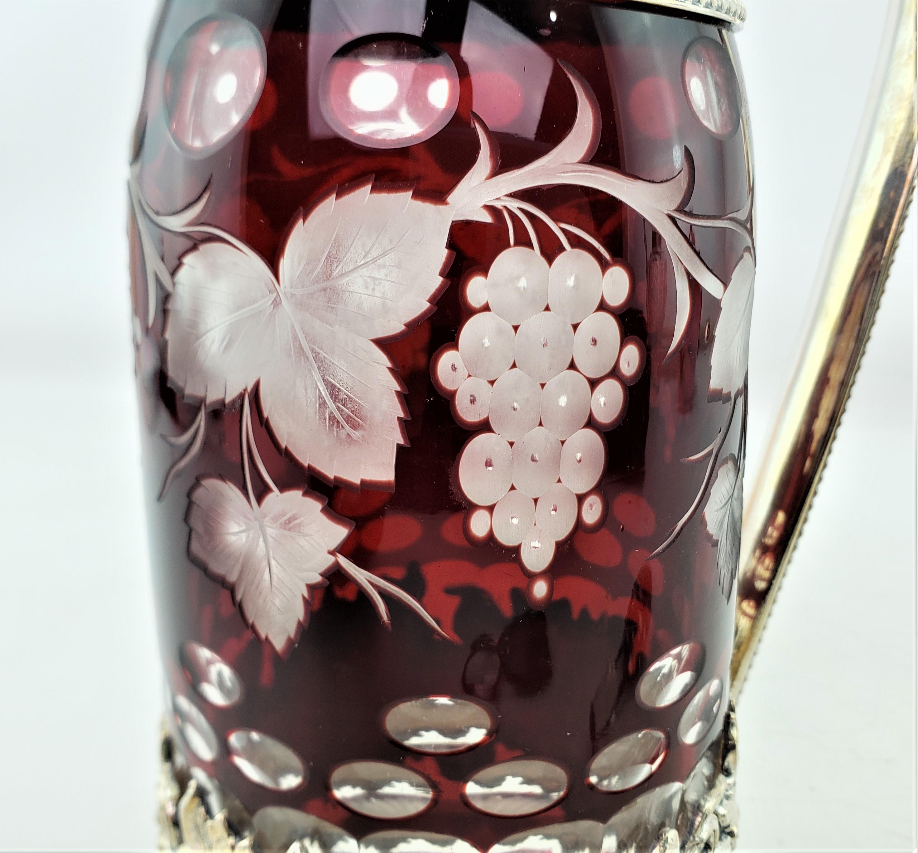 Antike tschechische Rubin geschnitten, um klare Flasche Dekanter mit verzierten versilbert Stand im Angebot 5
