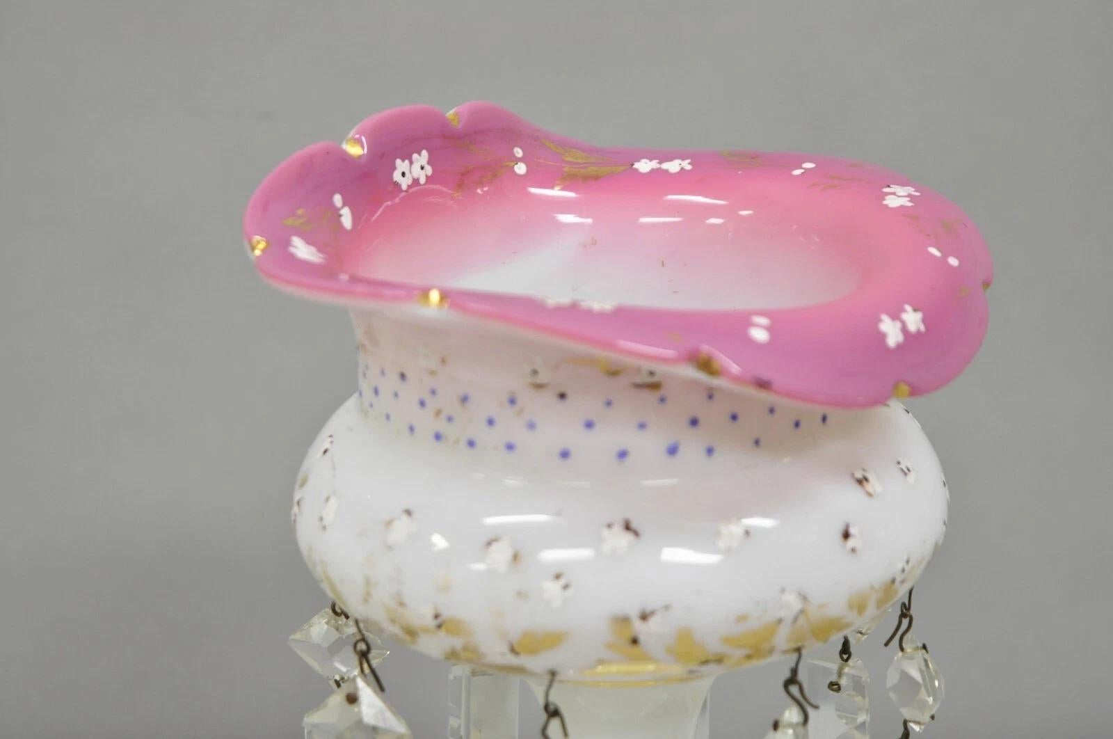 Victorien Lustres de cheminée anciens tchèques, victoriens, bohémiens, roses et blancs - une paire en vente