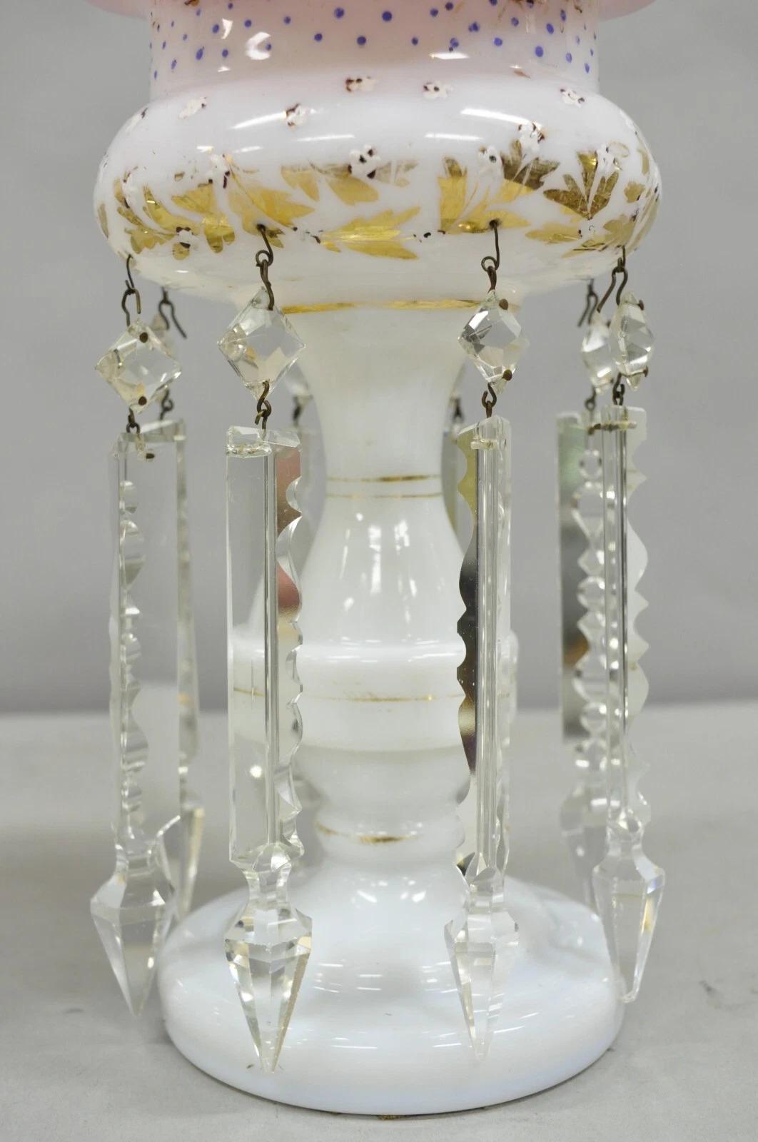 Porcelaine Lustres de cheminée anciens tchèques, victoriens, bohémiens, roses et blancs - une paire en vente
