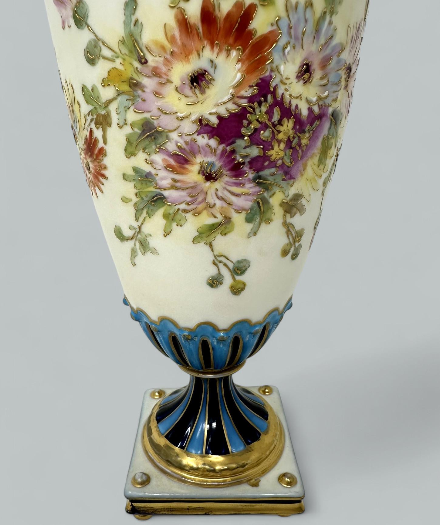 Ancien vase tchécoslovaque peint à la main et doré, centre de table aiguière 1920 Bon état - En vente à Dublin, Ireland