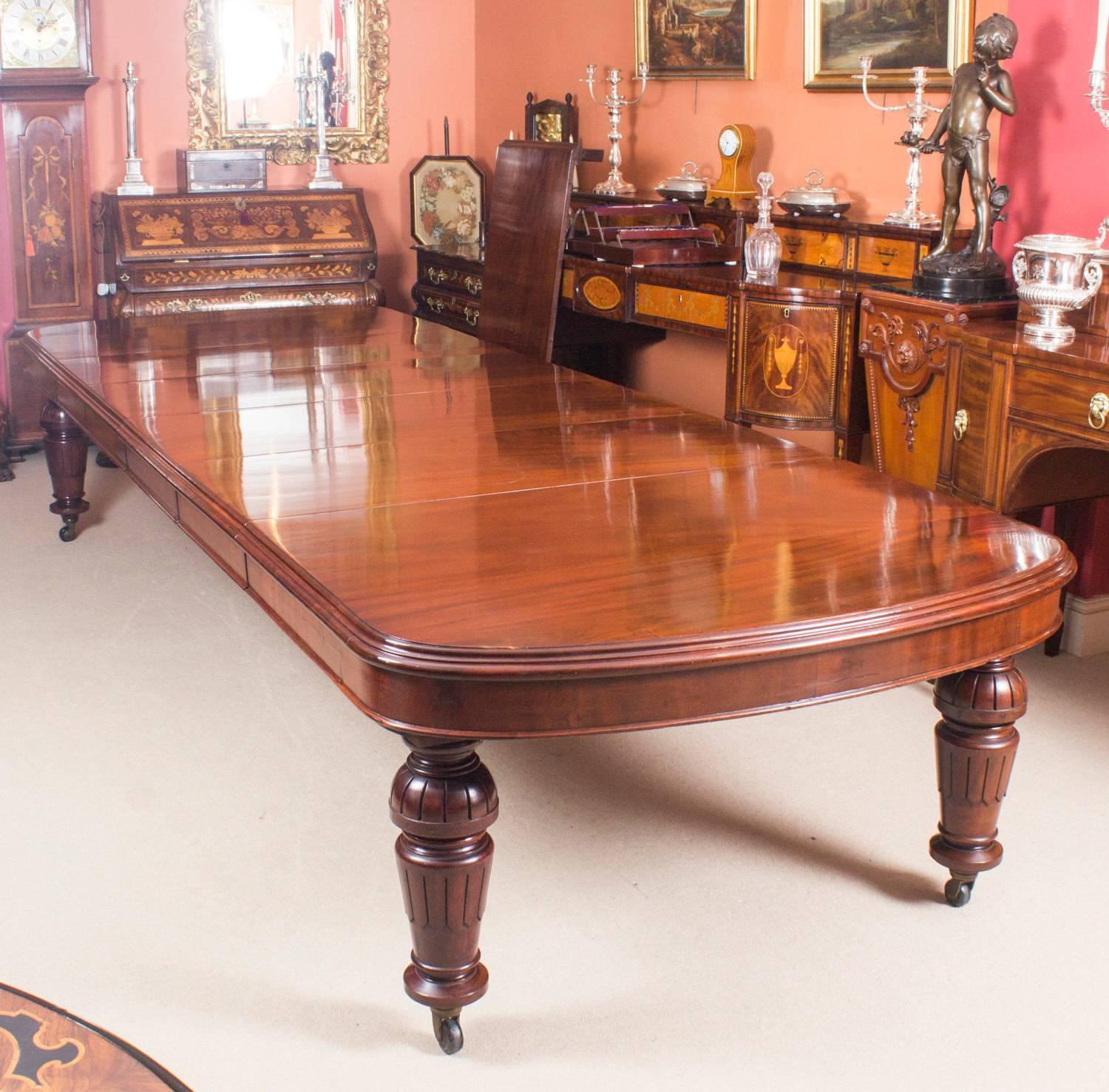 Antique D-End Mahogany Dining Table and 14 Upholstered Back Chairs, 19th Century In Excellent Condition In London, GB