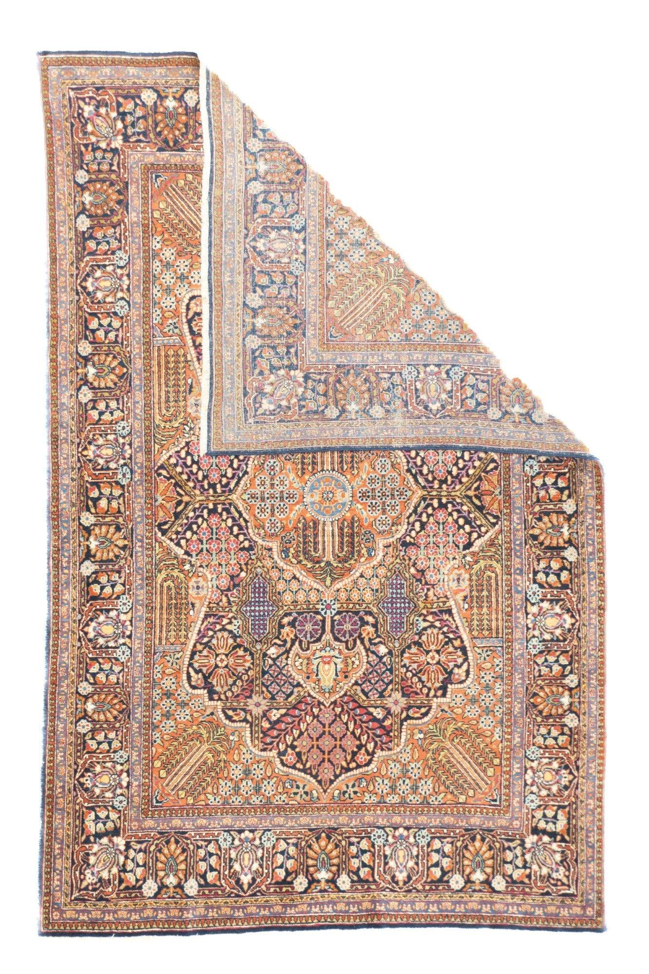 Antiker Dabir Kashan Teppich 4'5'' x 6'10''. Zentralpersische Stadt, bekannt für fein gewebte, raumhohe Teppiche und Streuteppiche mit dominanten Rot- und Marinetönen, Medaillonmustern und wirbelnden Palmetten. Wolle und ein paar Seidenstücke. Seit