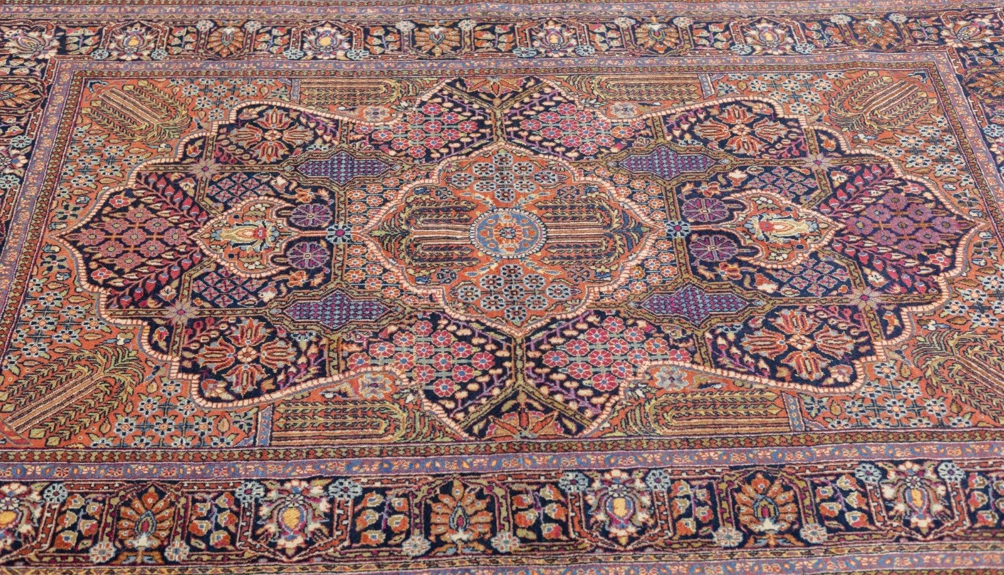 Antiker Dabir Kashan-Teppich 4'5'' x 6'10'' (20. Jahrhundert) im Angebot