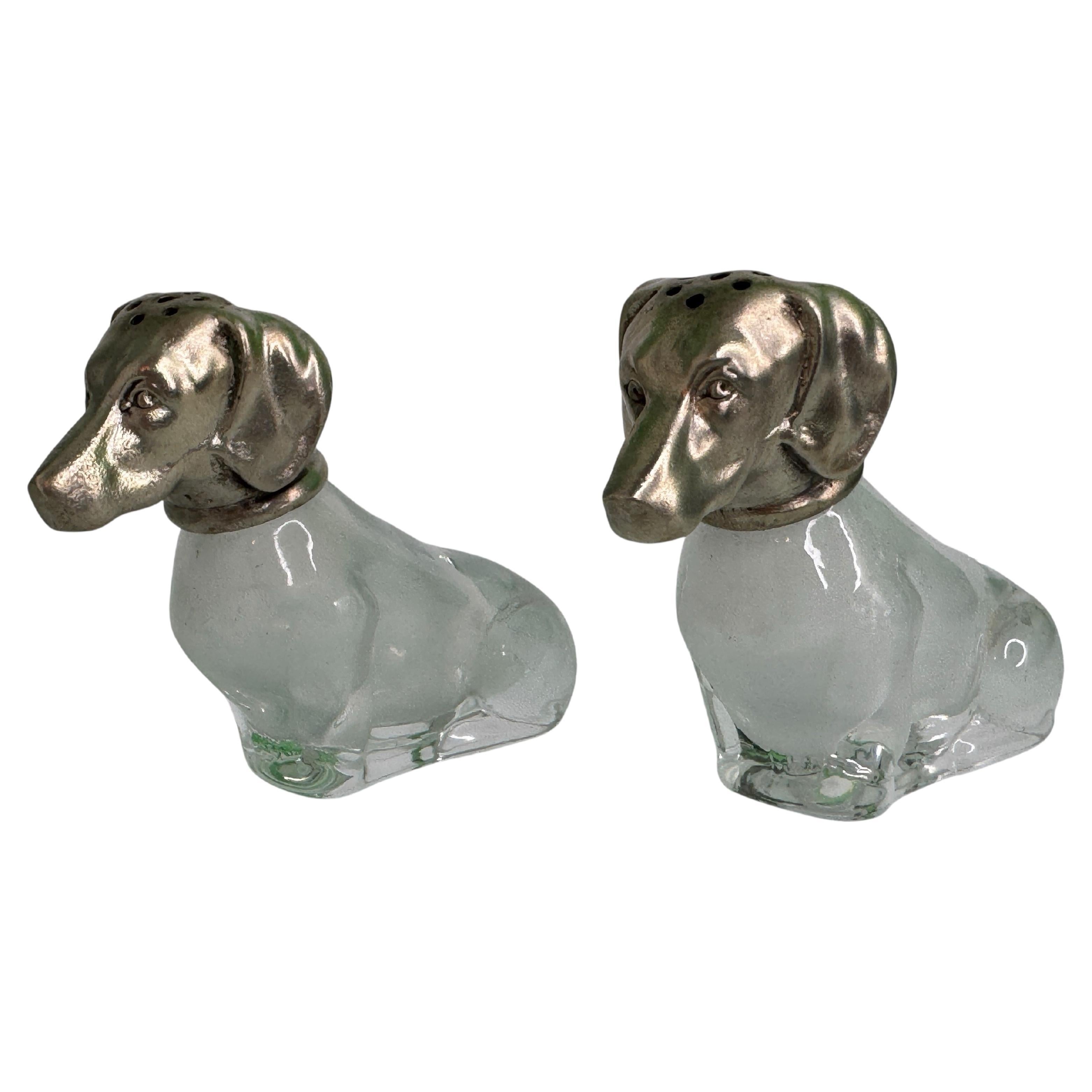 Anciennes salières et poivrières en forme de teckel avec têtes en argent .800, Allemagne 1900 en vente