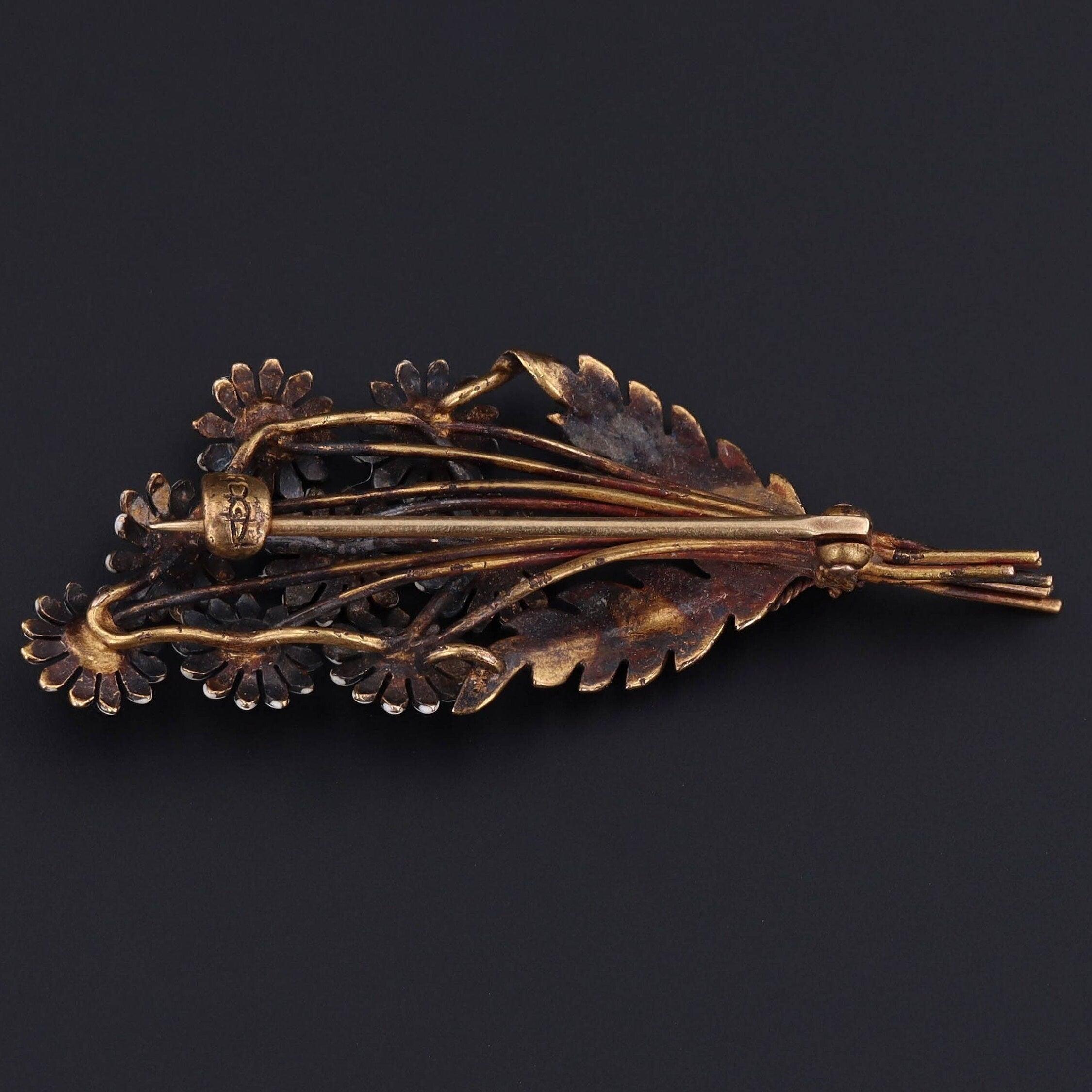 Antique Daisy Brooch of 14k Gold In Good Condition For Sale In Lewisburg, PA