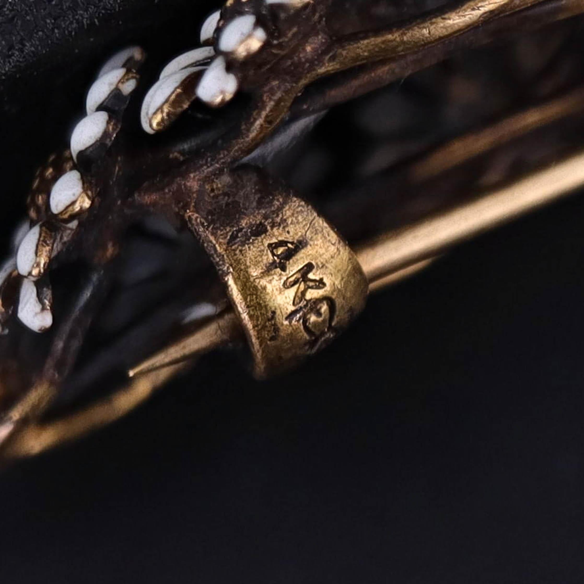 Women's Antique Daisy Brooch of 14k Gold For Sale