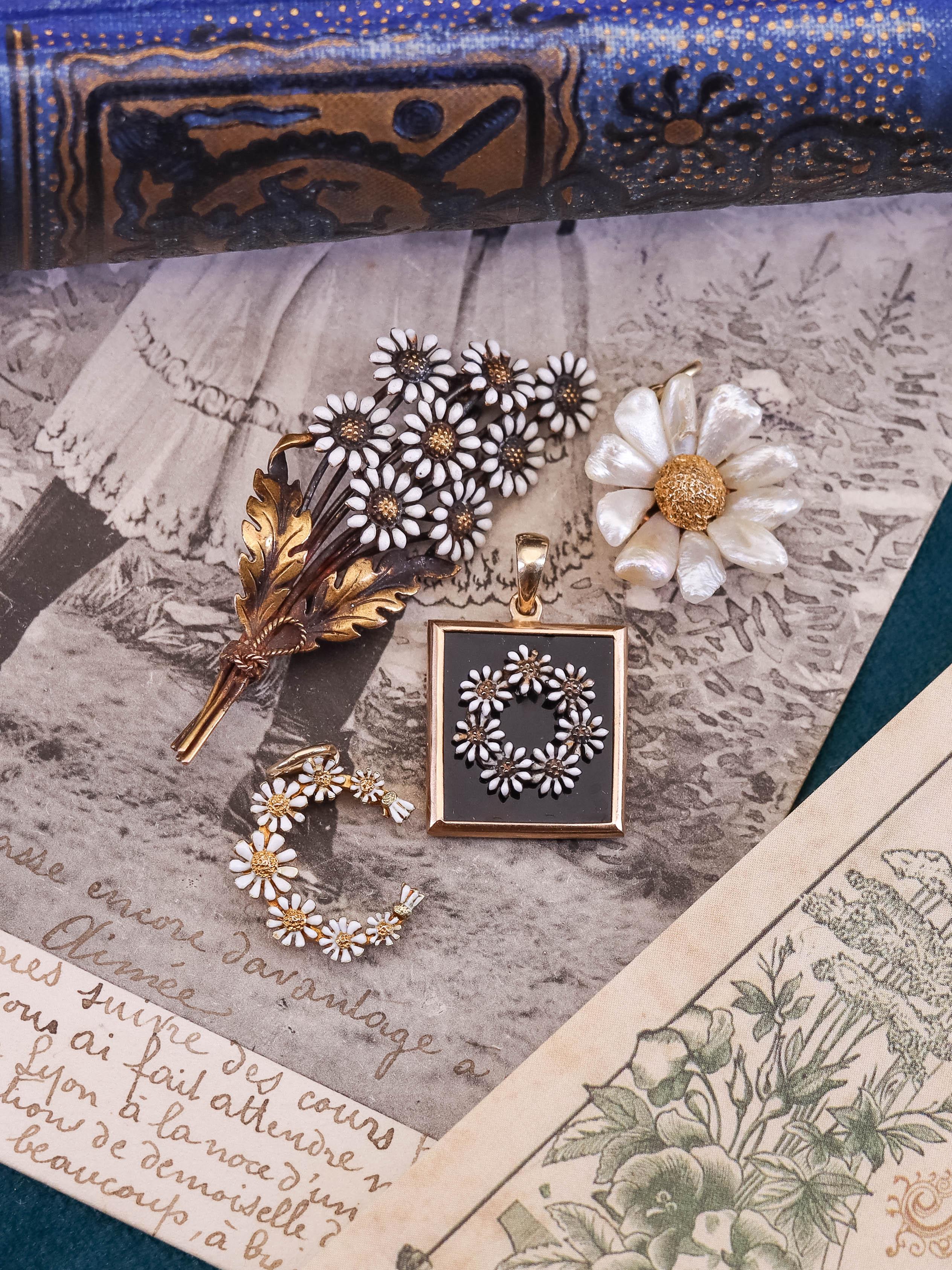 Broche marguerite ancienne en or 14k en vente 4