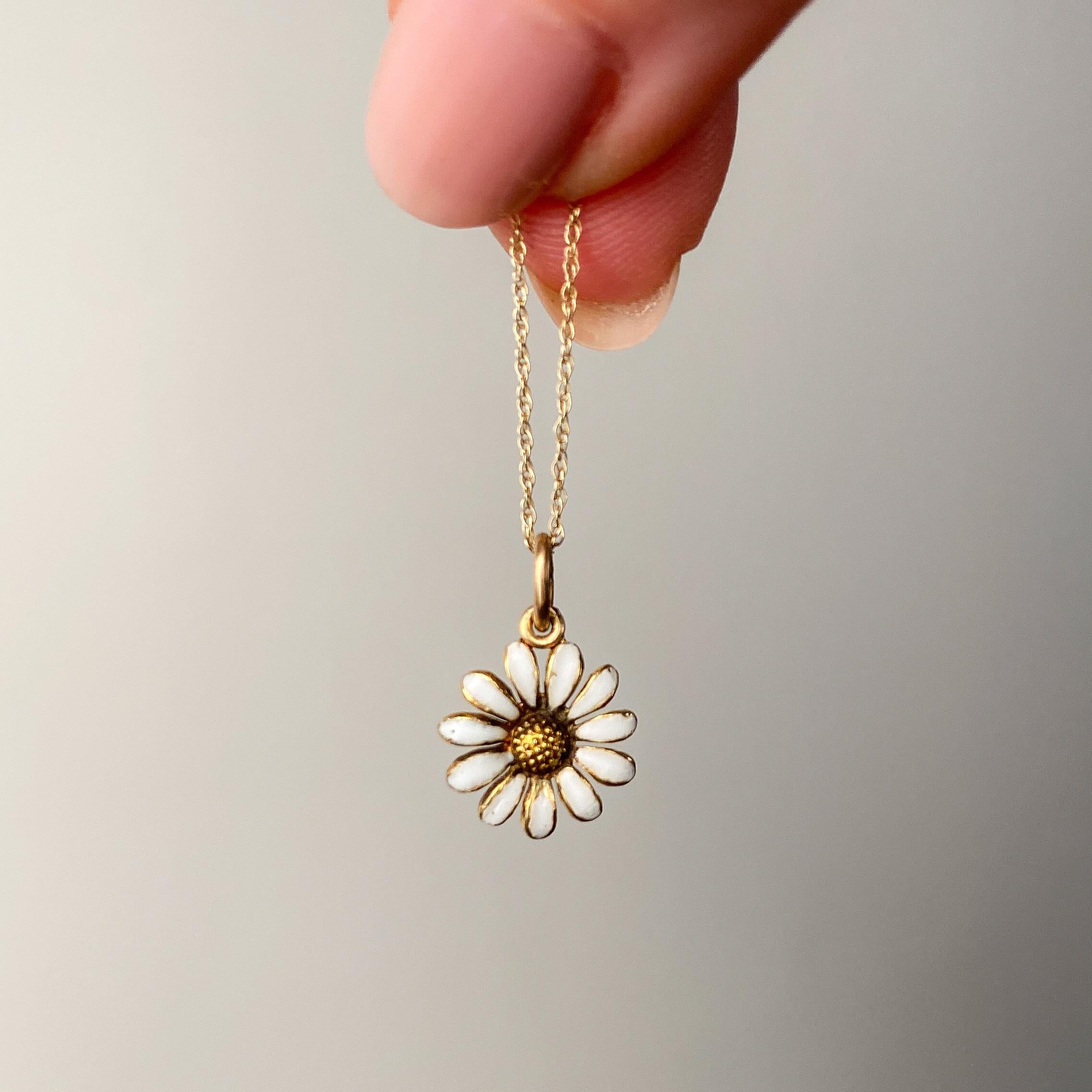 Breloque marguerite antique en or 14k en vente 1