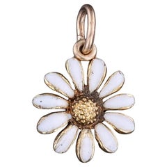Vintage Daisy Charm of 14k Gold