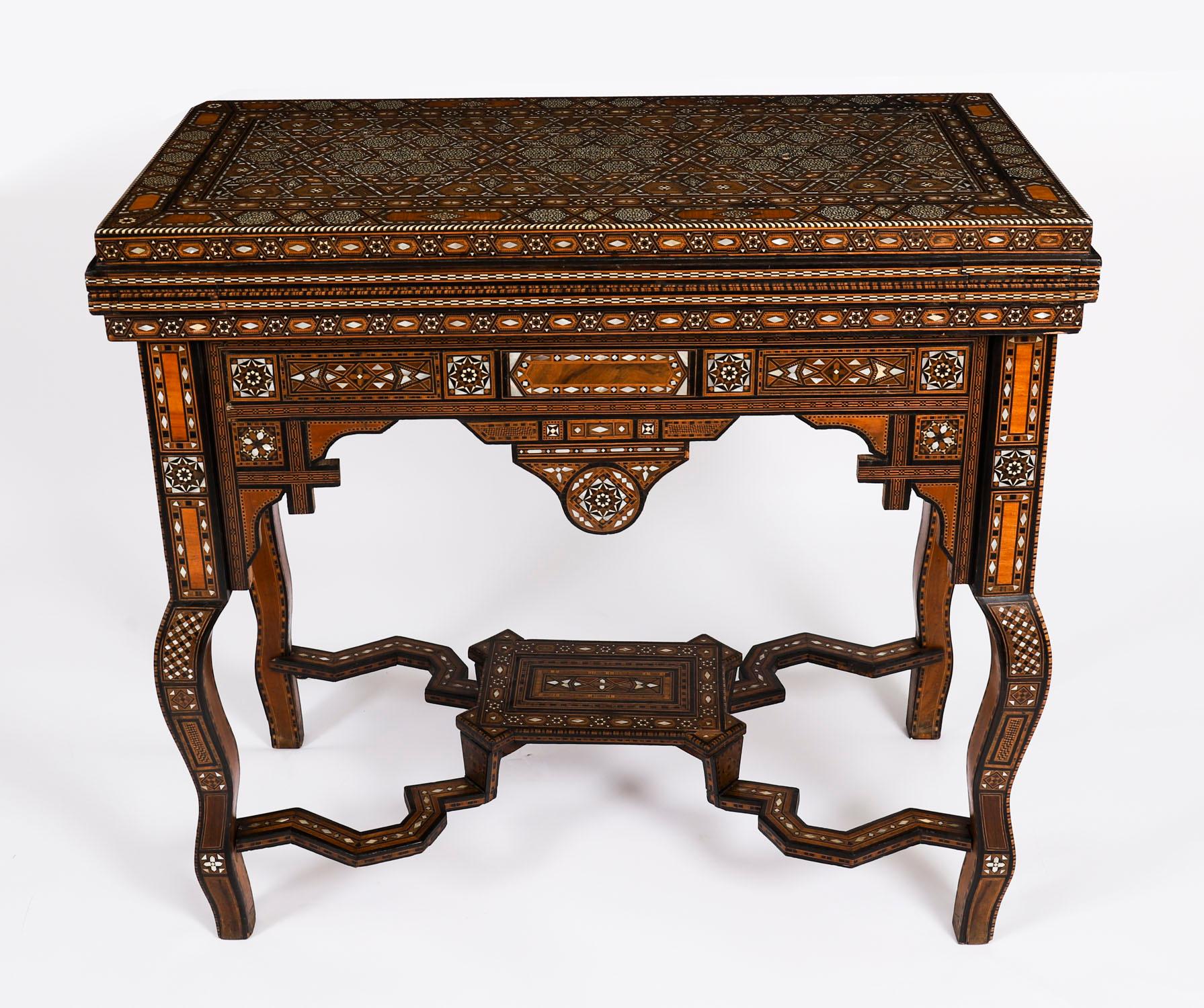 Antique Damascus Syrian Inlaid Card Chess Backgammon Games table 19th Century In Good Condition For Sale In London, GB