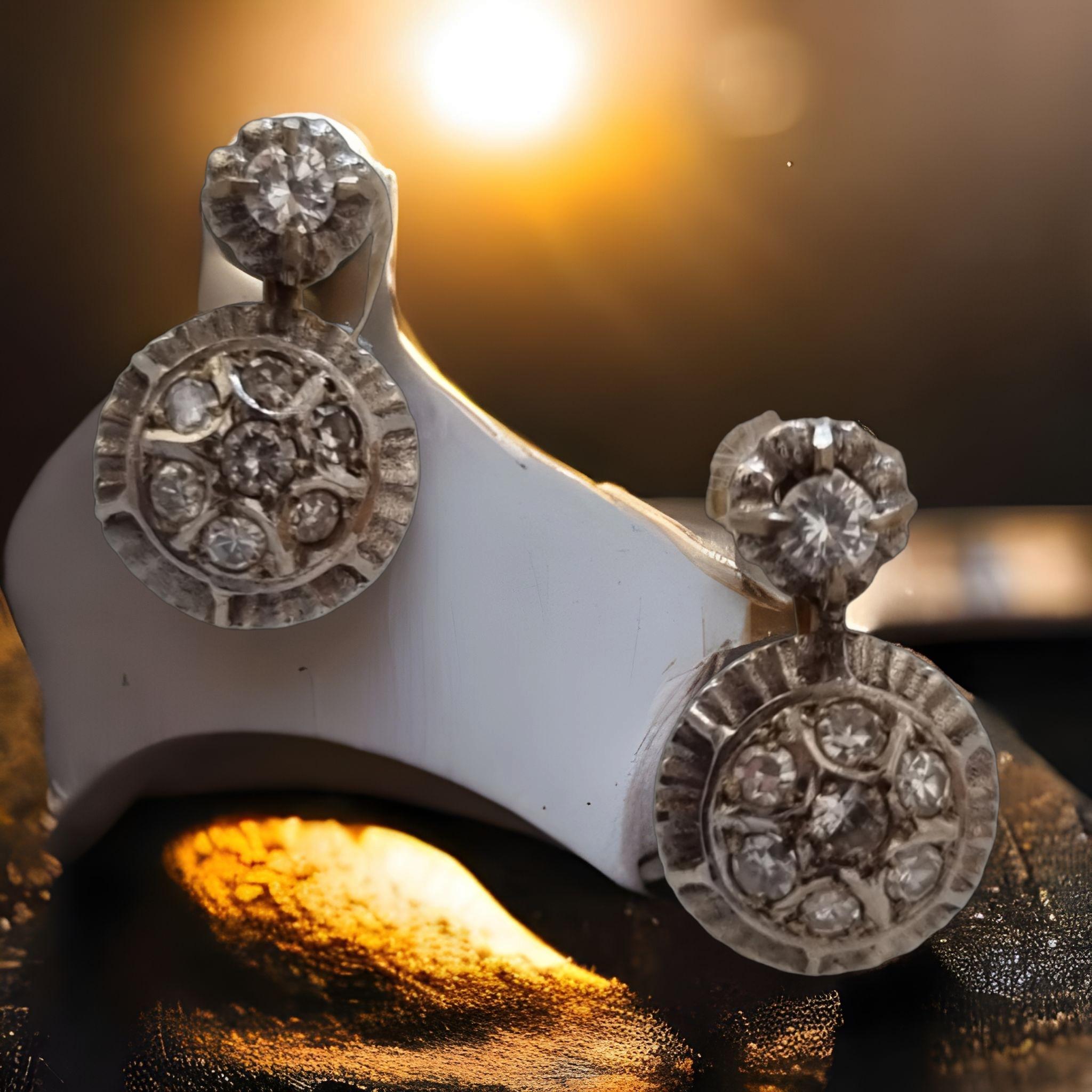 Édouardien Boucles d'oreilles anciennes en forme de grappe de diamants, circa 1901-1915 en vente