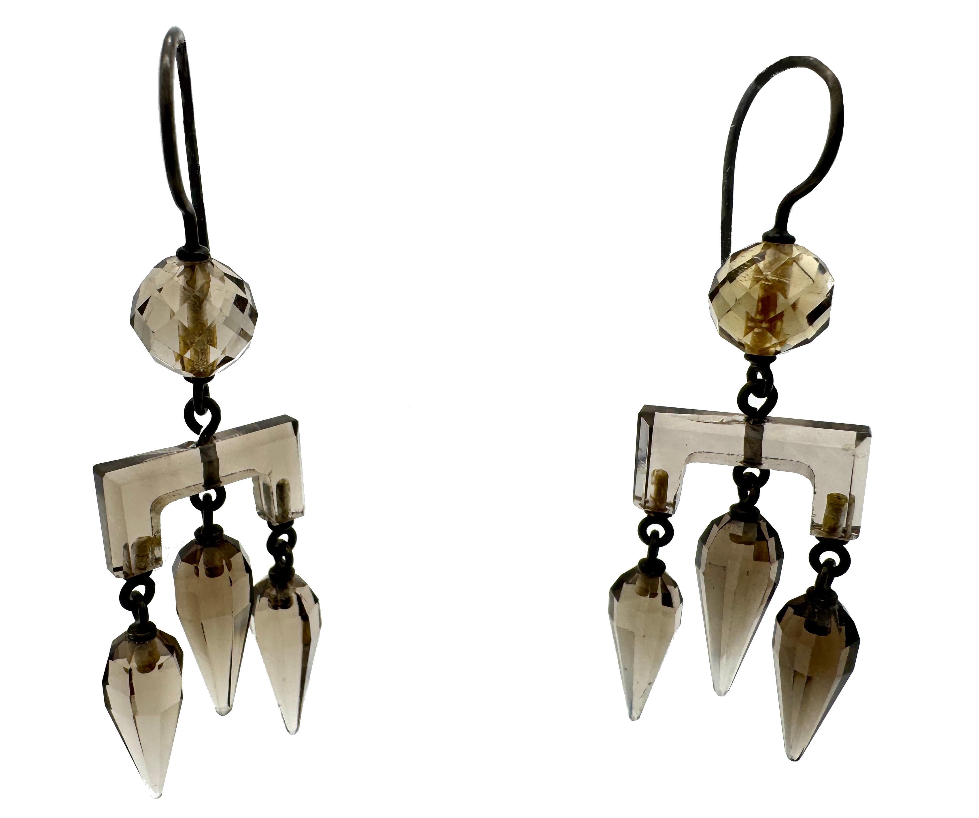 Taglio misto Orecchini pendenti antichi in quarzo fumè, argento in vendita