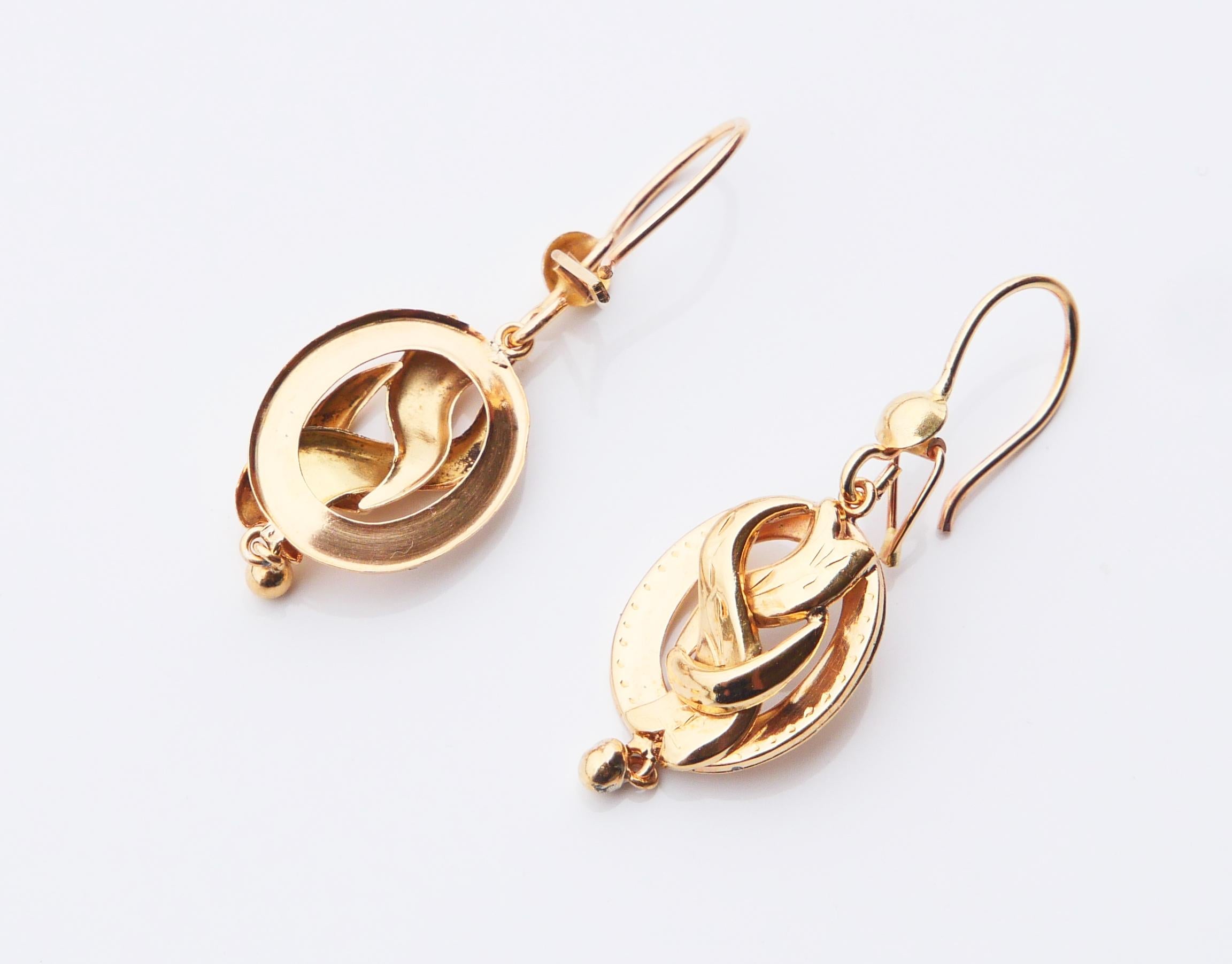 Women's Antique Dangle Earrings solid 18K Gold / 3.4gr For Sale