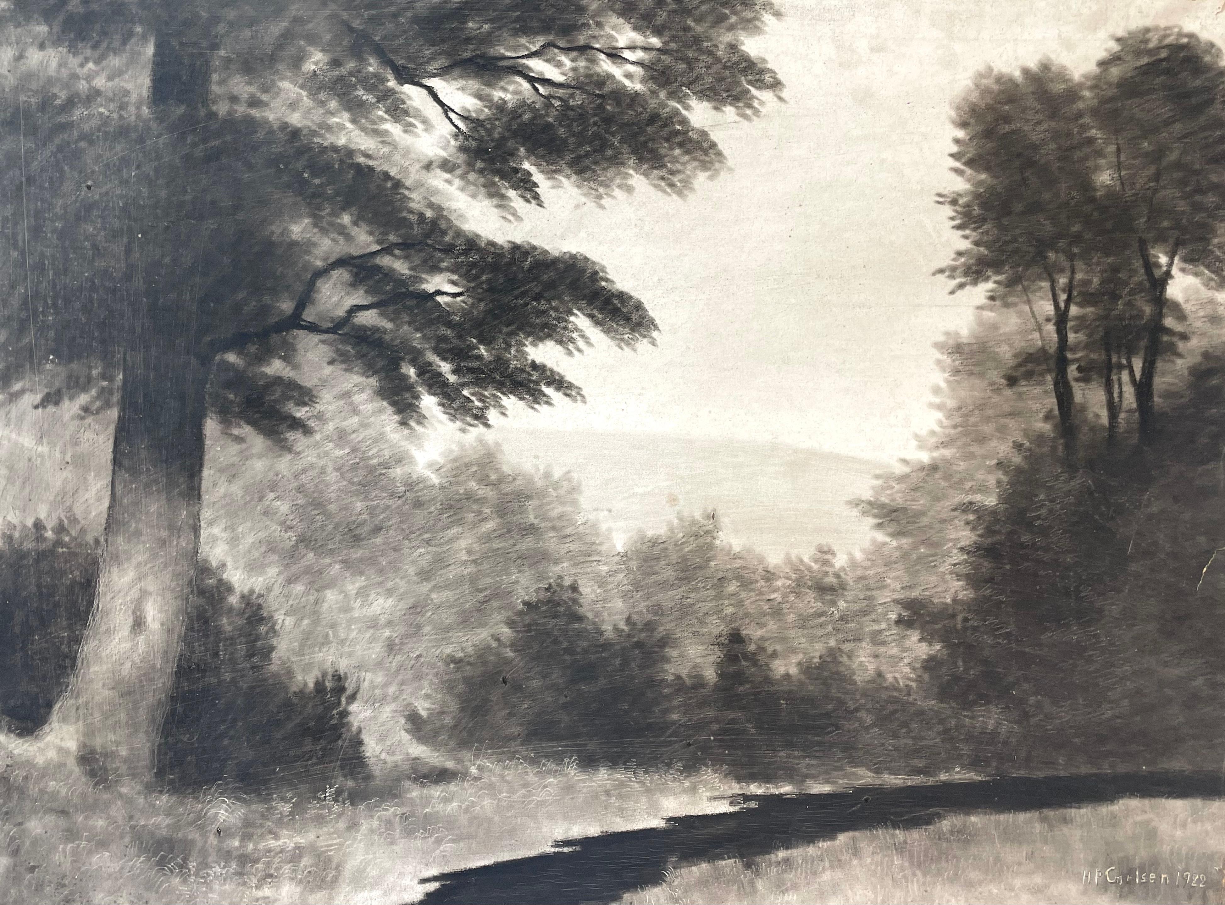 Il s'agit d'un dessin original au charbon de l'artiste danois H. P. Carlsen datant de 1922.

Hans Peter Carlsen (1855-1950) était un peintre originaire de Funen qui a fréquenté l'Académie royale des beaux-arts avec les célèbres artistes L.A, Ring et