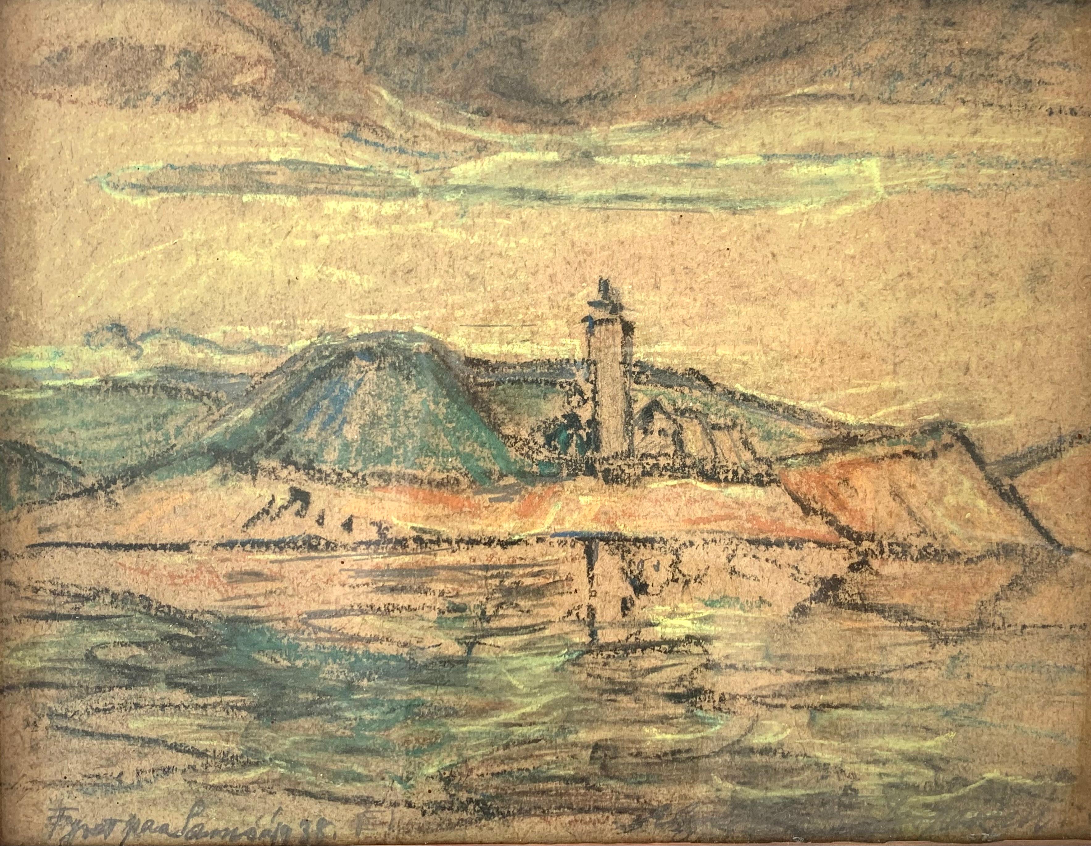 Antico disegno di paesaggio danese a pastello a olio con il motivo del faro della piccola isola danese Samsø, circondato da campi e piccole colline. Il motivo è visto dal mare. L'acqua riflette il cielo, il faro e le colline con sfumature blu, verdi