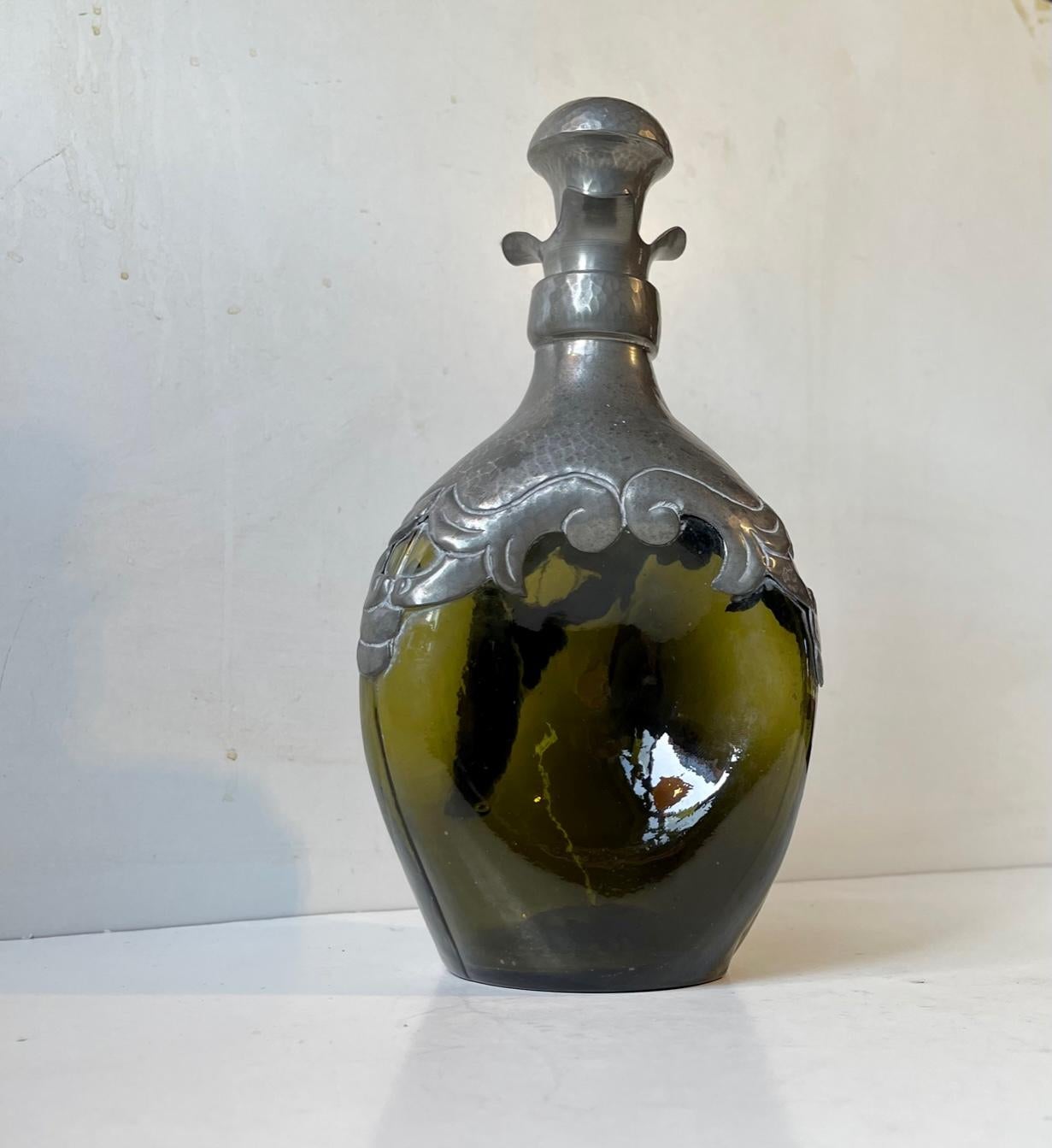 Antique Danish Art Nouveau Decanters in Green Glass and Pewter, 1910s In Good Condition For Sale In Esbjerg, DK