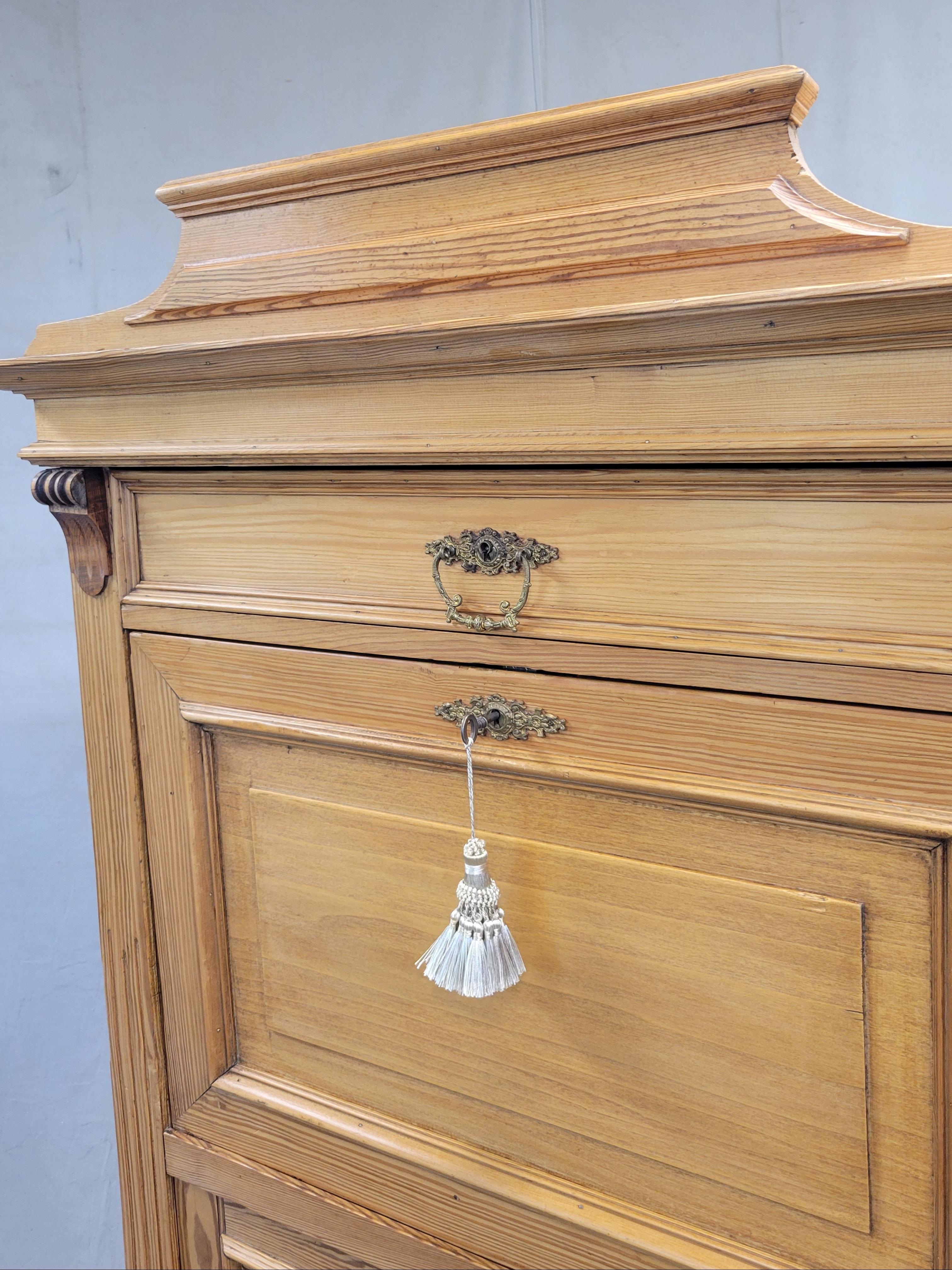 Antico scrittoio danese in pino Biedermeier con pelle blu in vendita 3