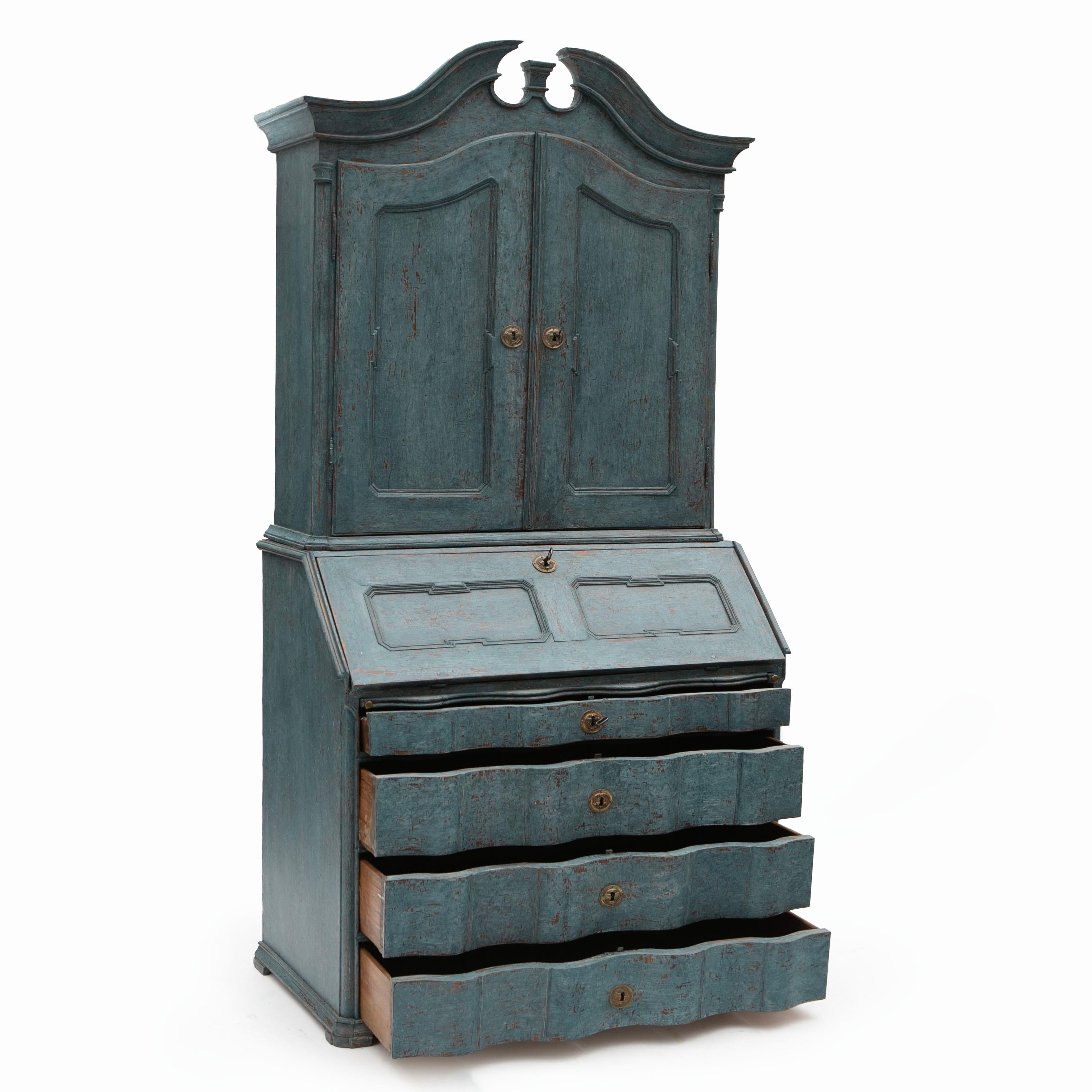 Antique Danish Blue Painted Baroque Cabinet with Secretaire In Good Condition For Sale In Kastrup, DK