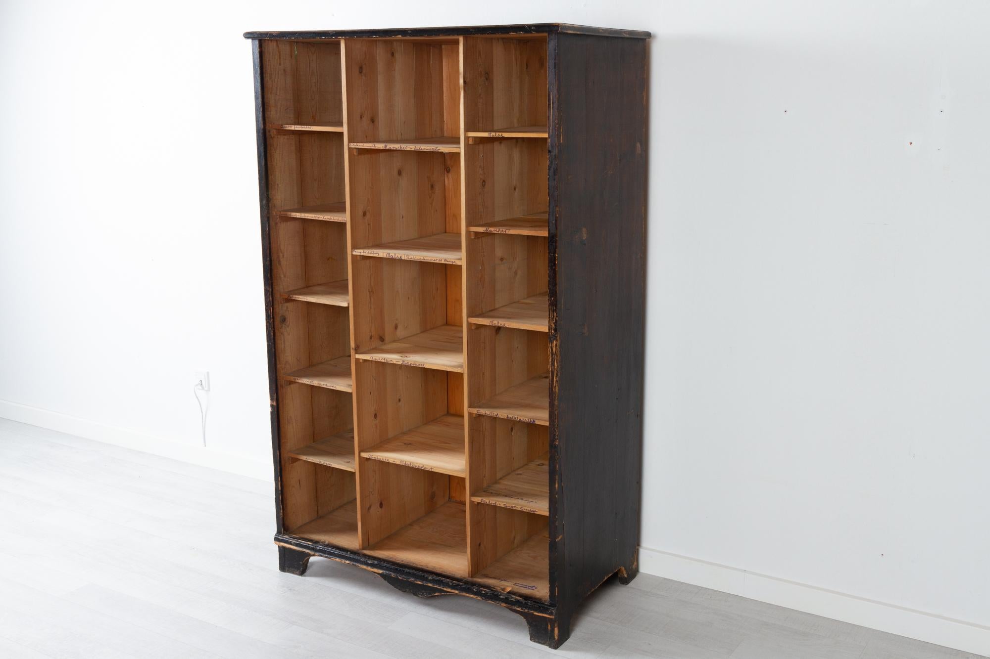 Antique Danish Cabinet 1900s In Distressed Condition For Sale In Asaa, DK
