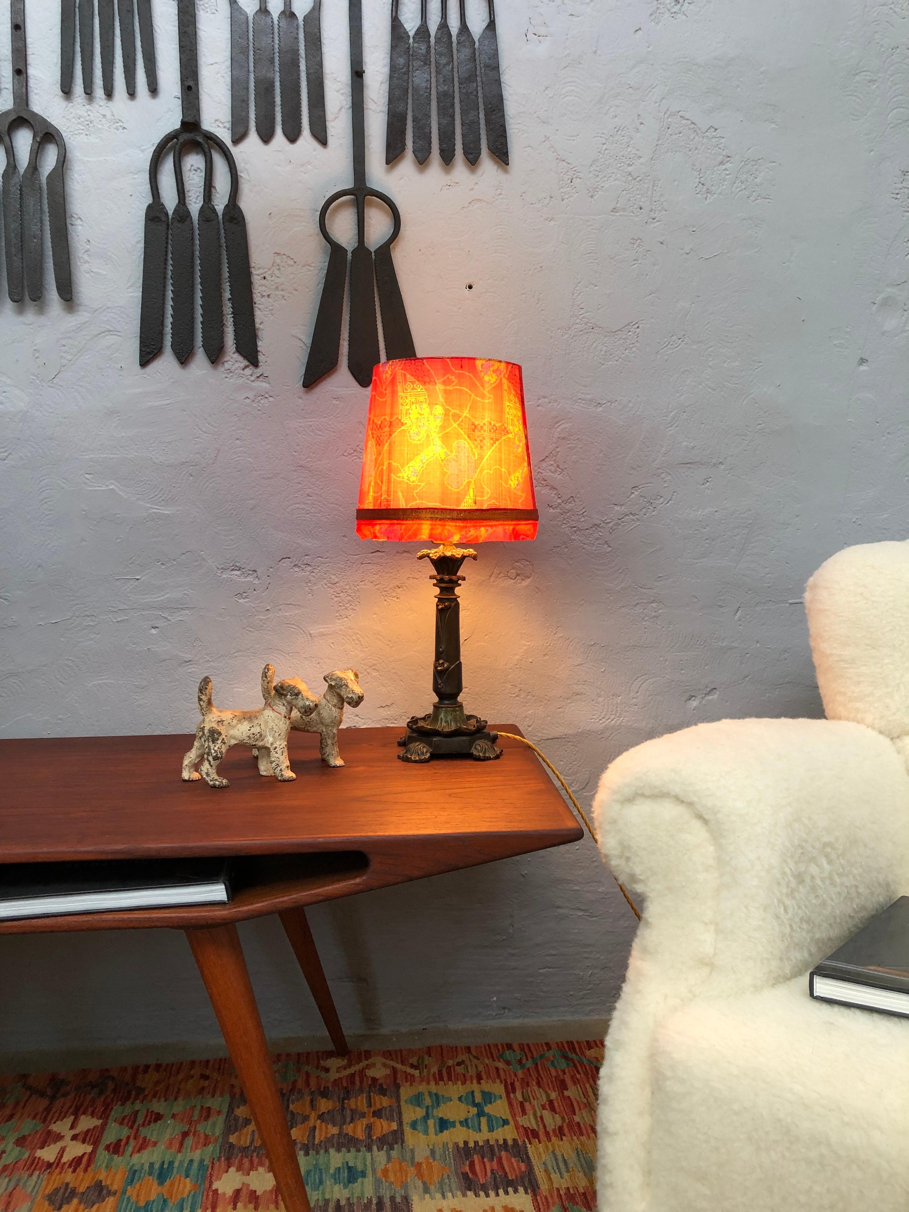 Danois Ancienne lampe de bureau danoise en bronze moulé en vente