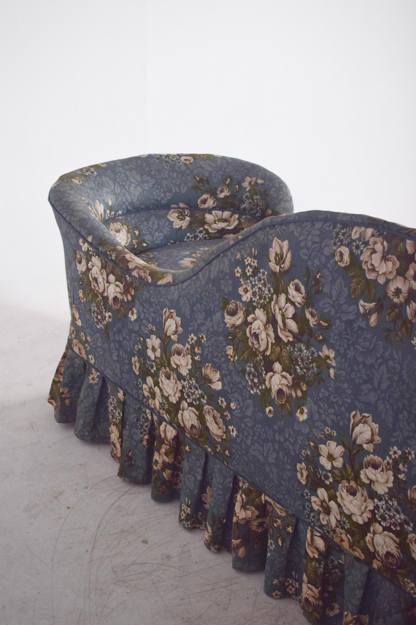Chaise longue danoise ancienne en tissu bleu fleuri en vente 3
