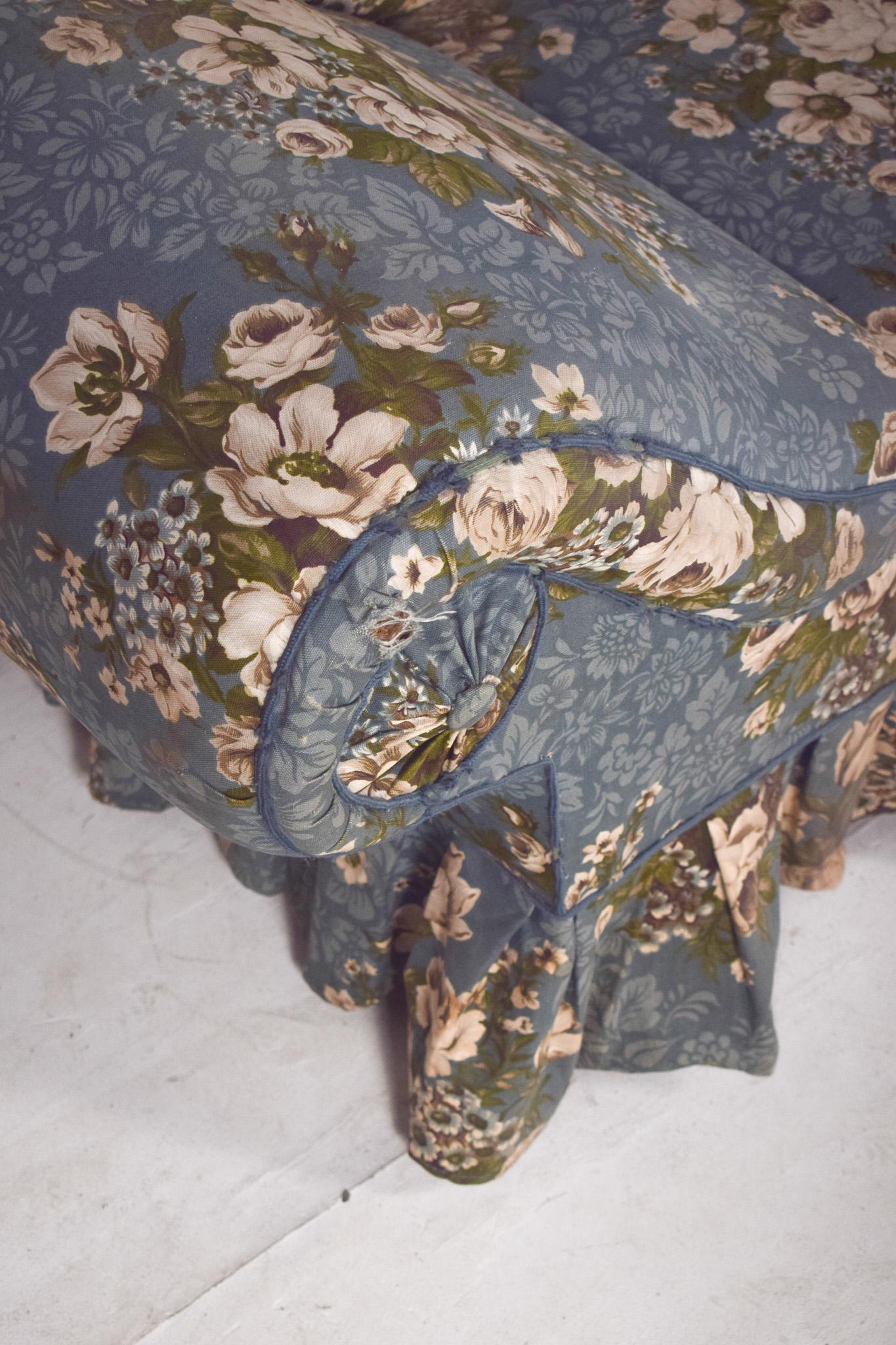 20ième siècle Chaise longue danoise ancienne en tissu bleu fleuri en vente