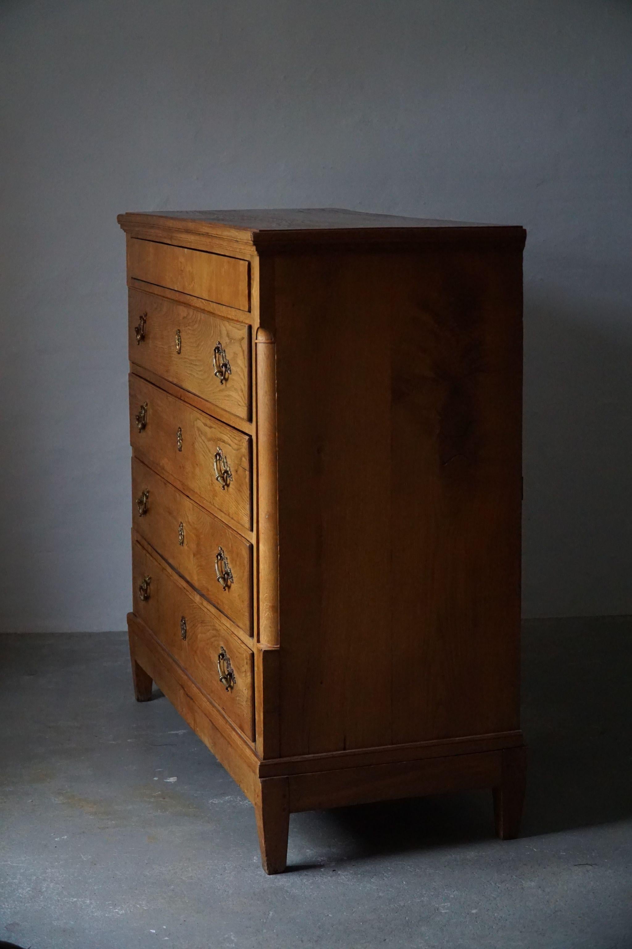 Antique Danish Chest of Drawers in Oak, Made in Late 18th Century, Louis 16 For Sale 14