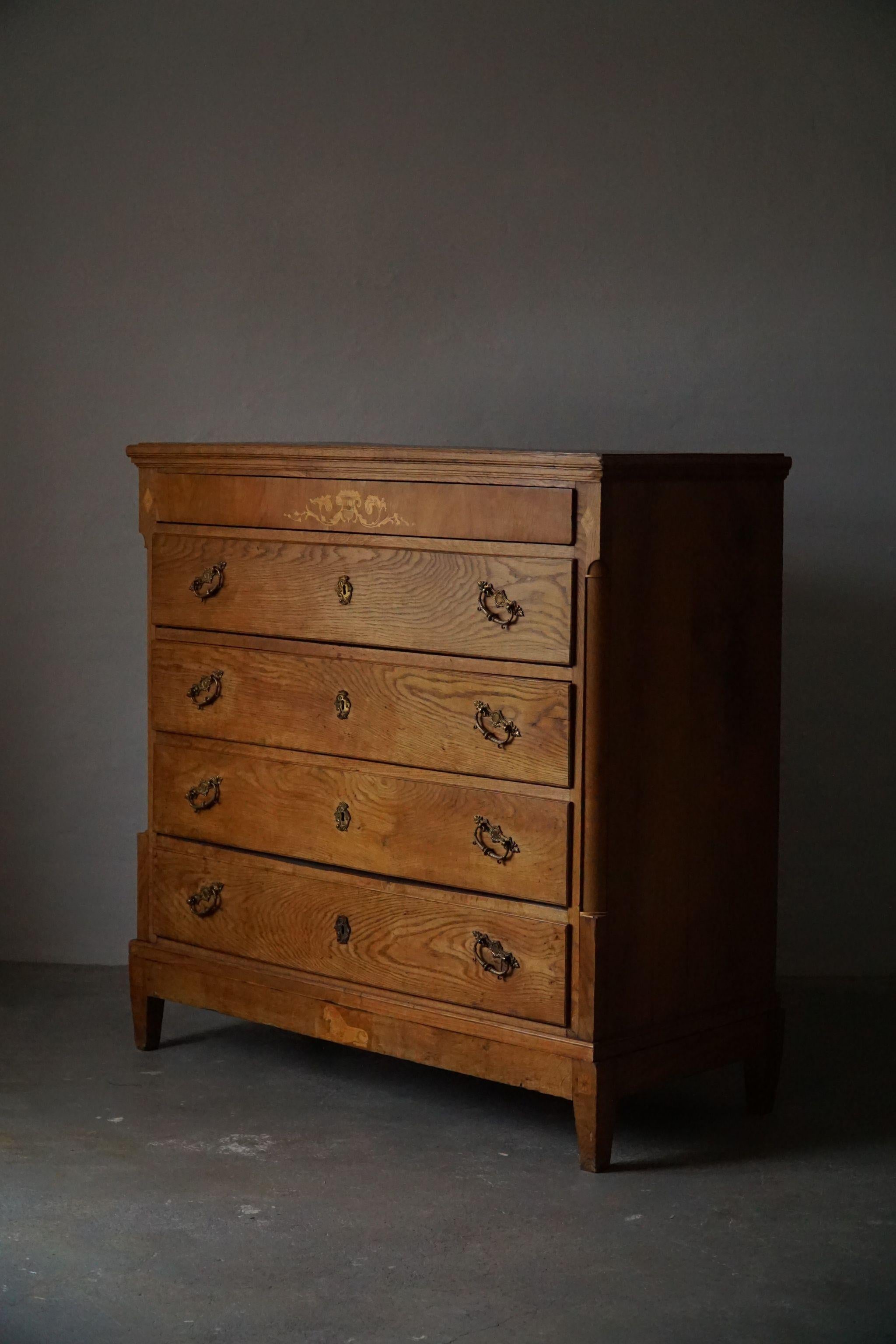 Antique Danish Chest of Drawers in Oak, Made in Late 18th Century, Louis 16 For Sale 4