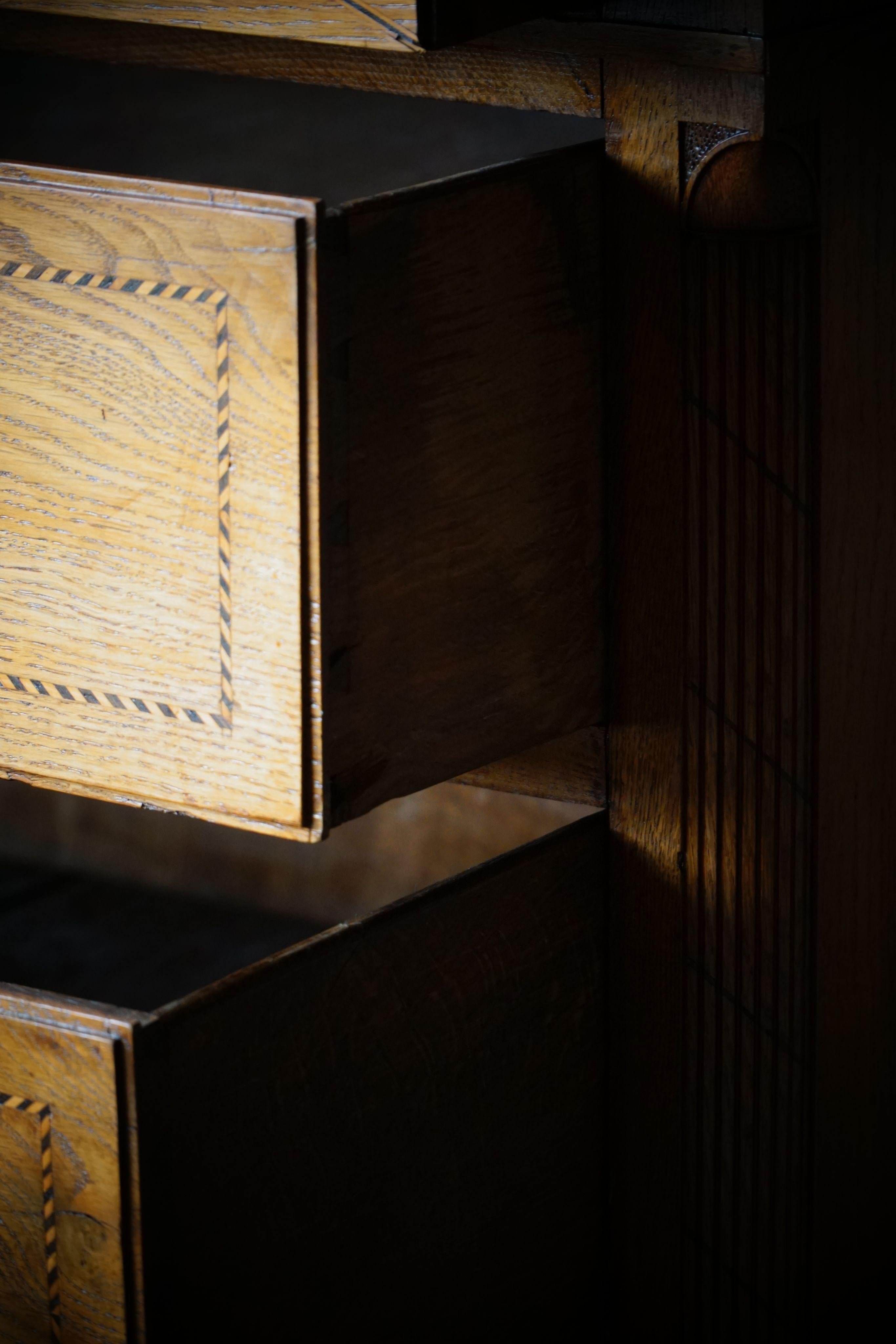 Ancienne commode danoise en Oak, réalisée à la fin du 18ème siècle, Louis XVI en vente 7