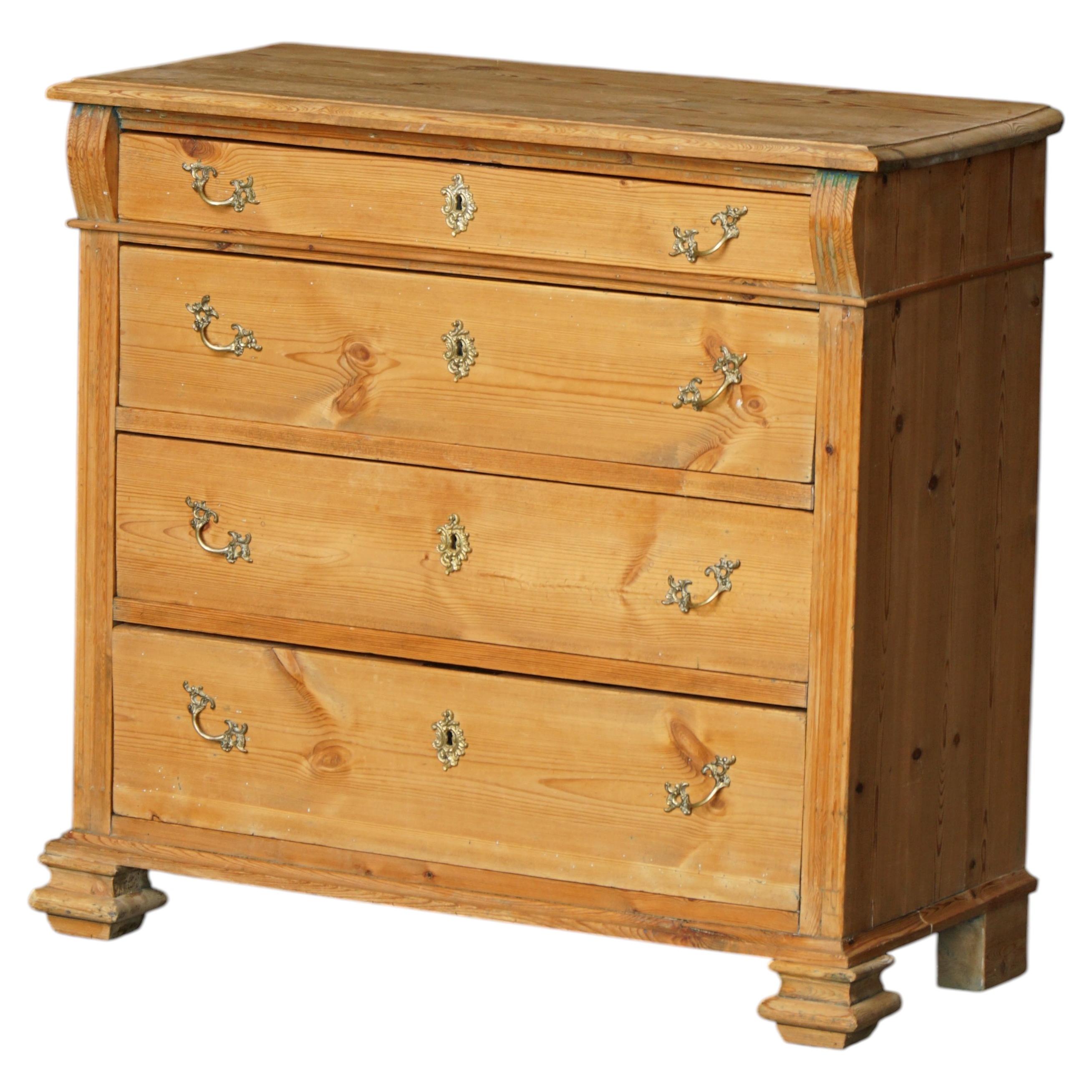 Ancienne commode danoise en pin, début du 20e siècle
