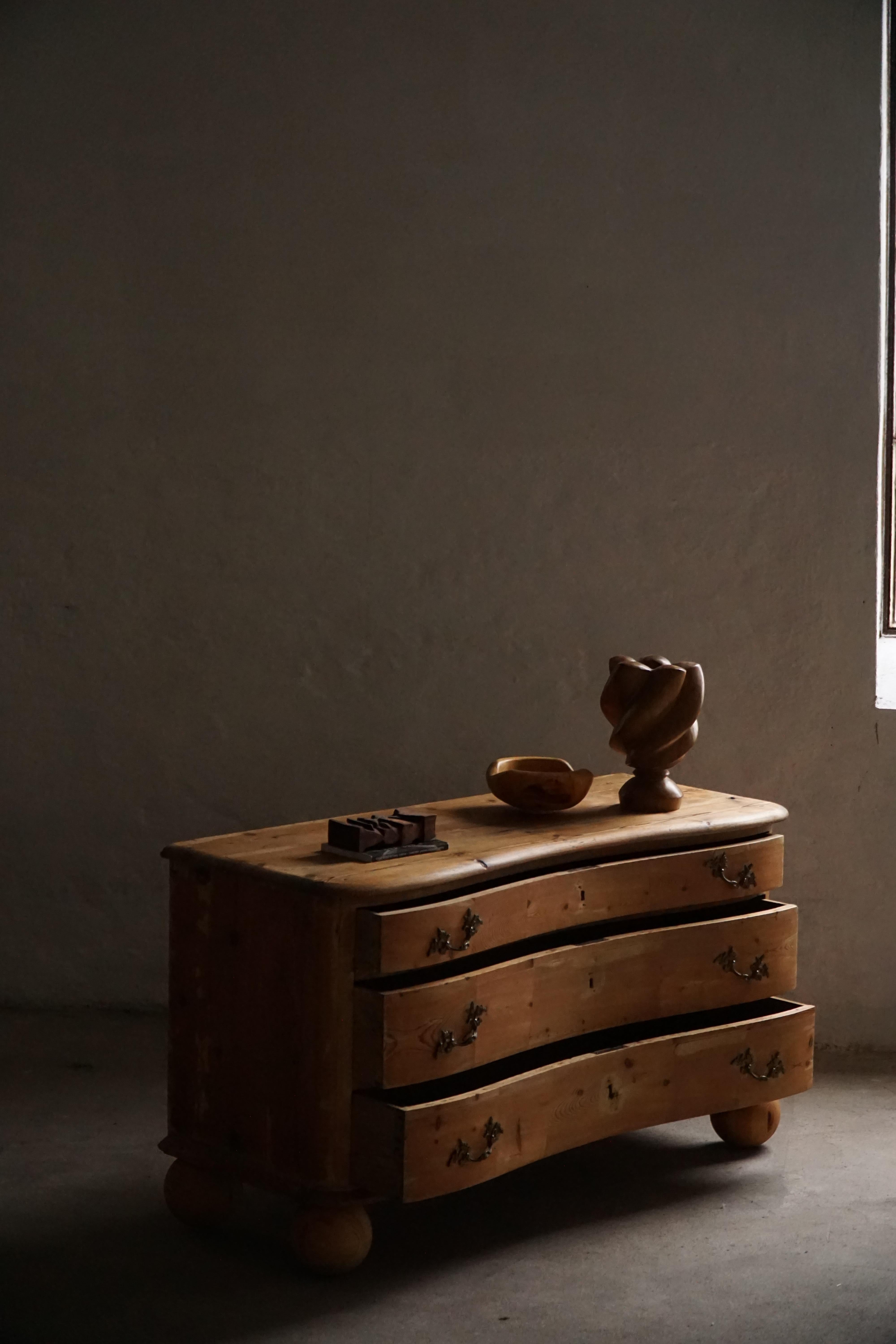 Antique Danish Chest of Drawers in Pine with Ball Feets, Late 19th Century In Good Condition For Sale In Odense, DK