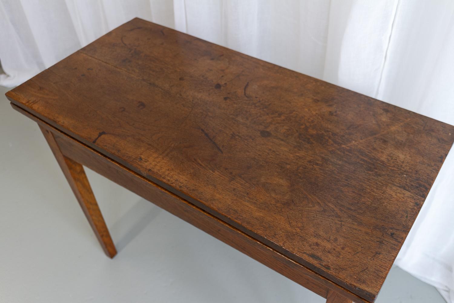 Antique Danish Console Table in Oak, Early 1800s. In Fair Condition For Sale In Asaa, DK
