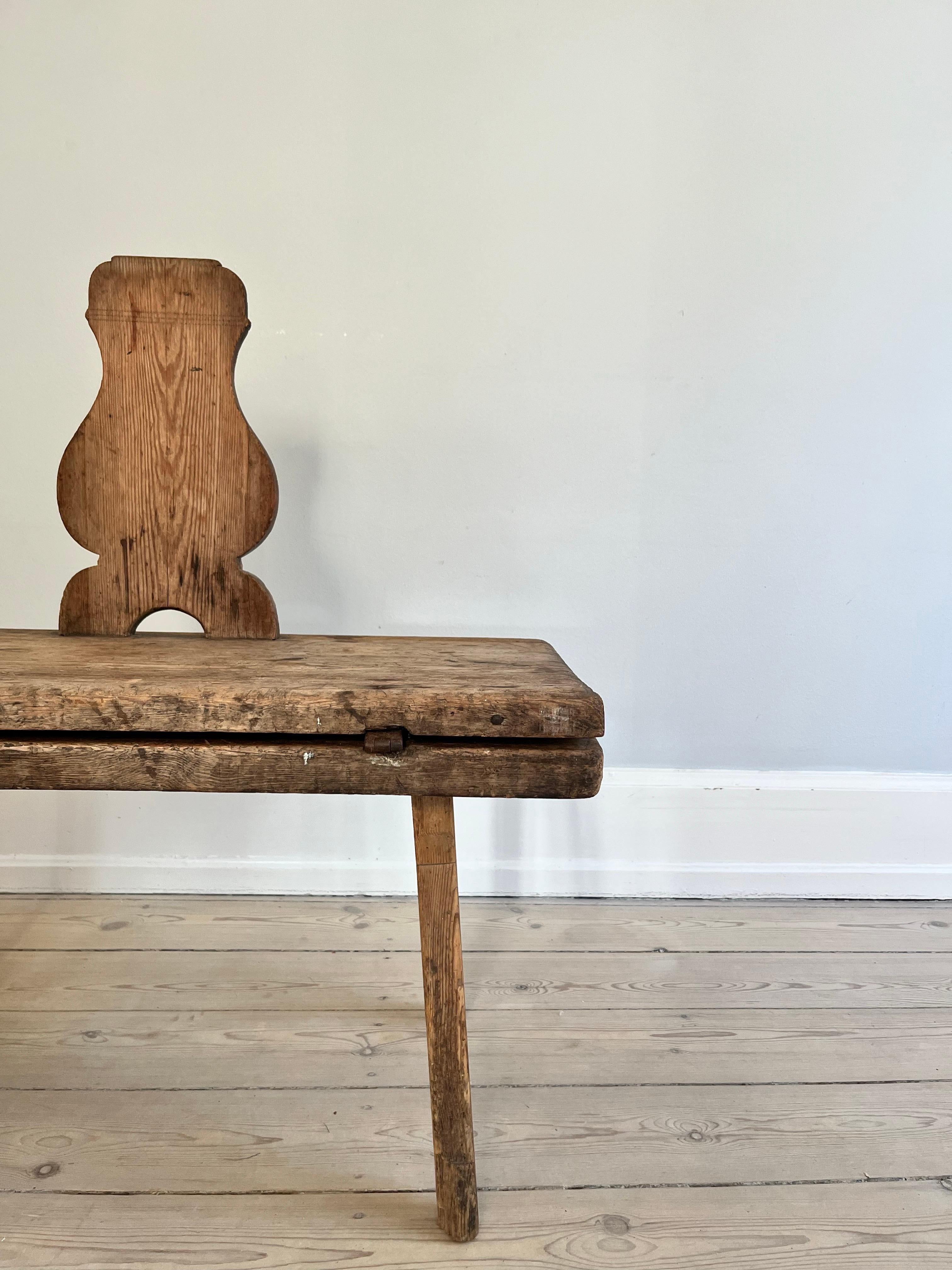 Ancienne table folklorique danoise du 18ème siècle État moyen à Copenhagen, DK