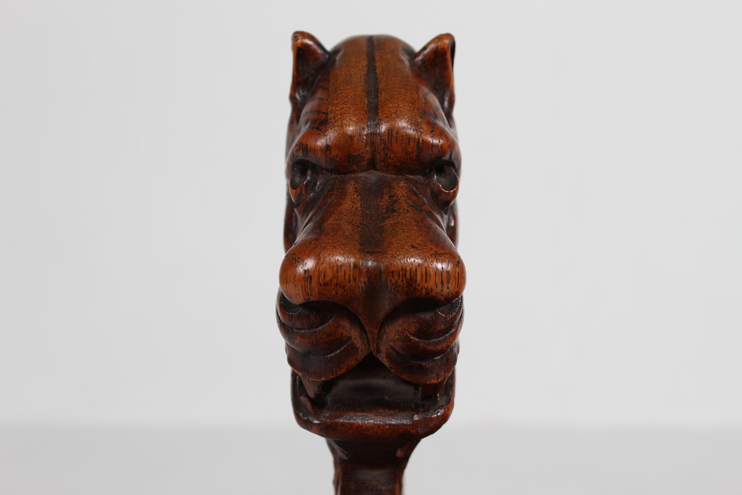 Antique Danish Hand Carved Piano Bench with Lion Heads and Original Leather Seat For Sale 1