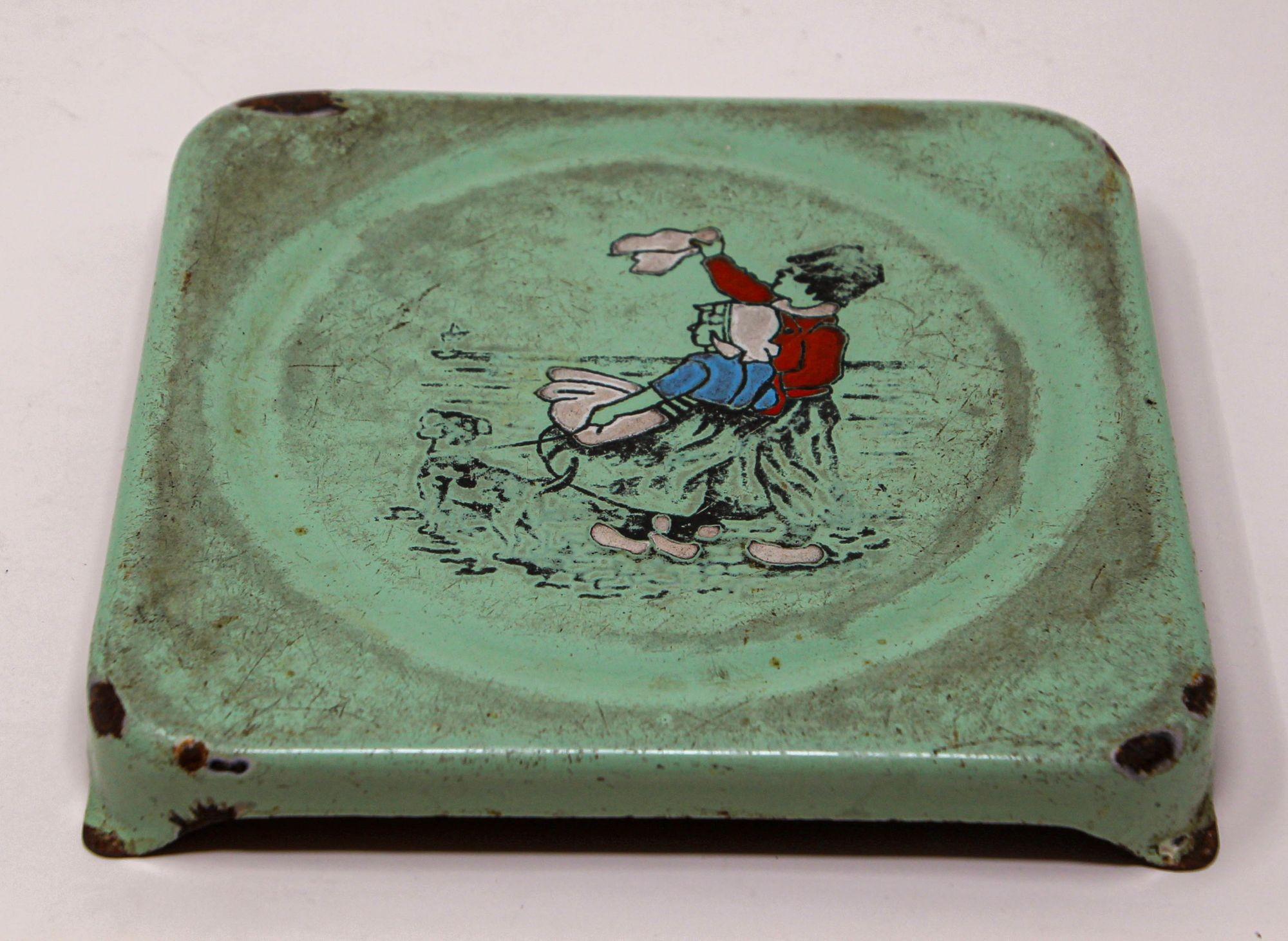 Antique Danish Hand Painted Dutch Theme Enamelware Metal Collectible Trivet 1920 For Sale 3