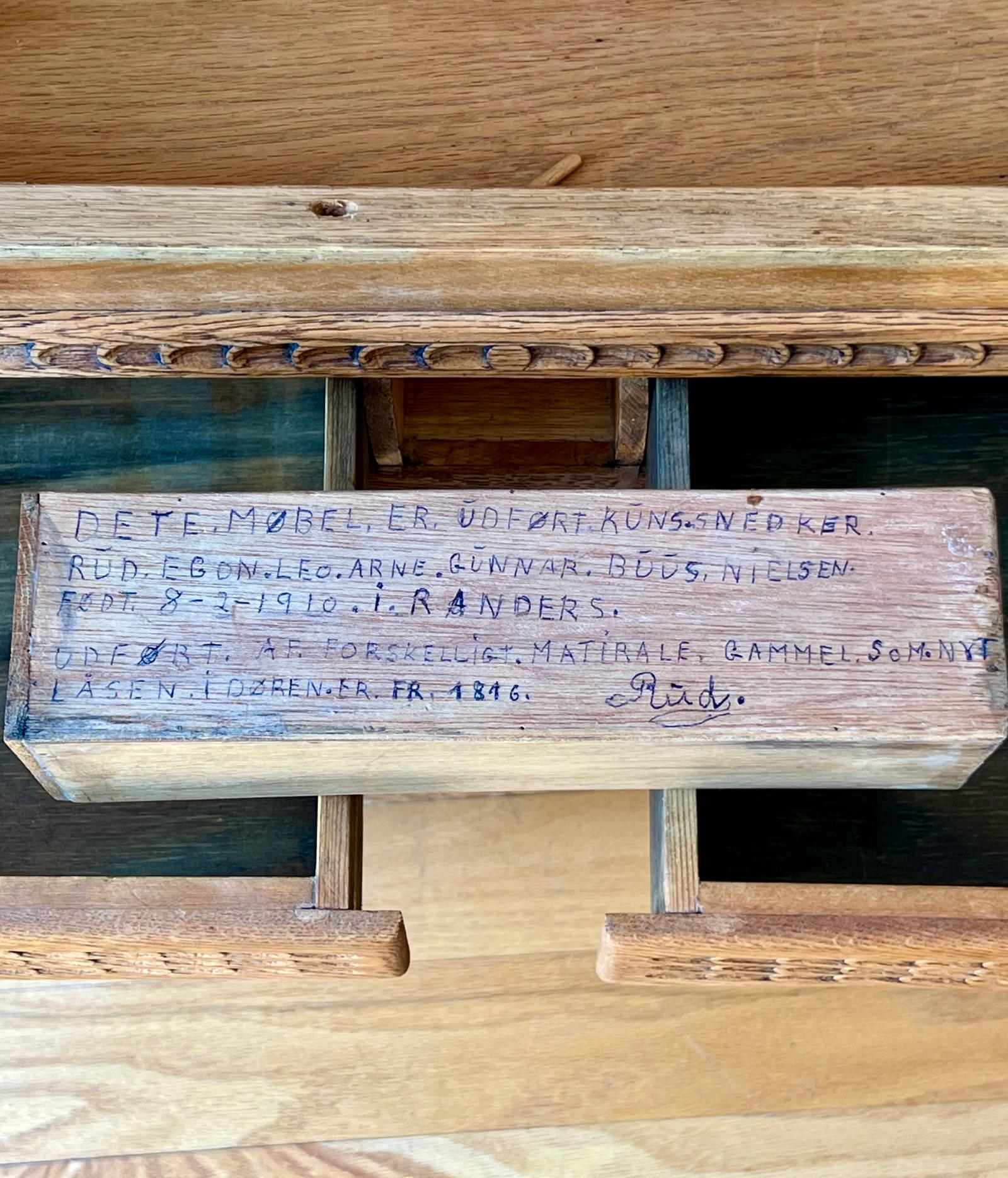 Antico mobile danese in Oak con cassetto nascosto, circa 1930 in vendita 1