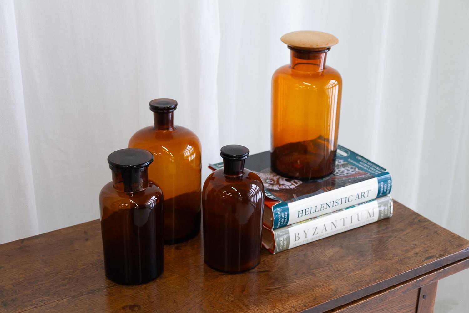 Anciens flacons en verre de pharmacie danoise, années 1900. Ensemble de 4. en vente 9
