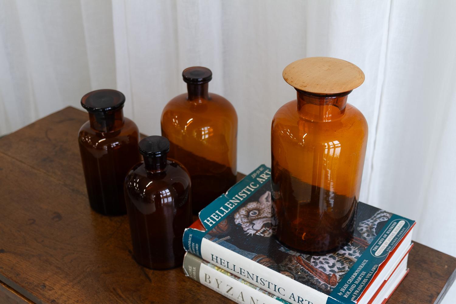 Anciens flacons en verre de pharmacie danoise, années 1900. Ensemble de 4. en vente 10