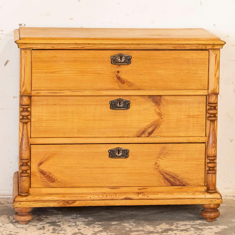 Antique Danish Pine Chest of 3 Drawers In Good Condition In Round Top, TX